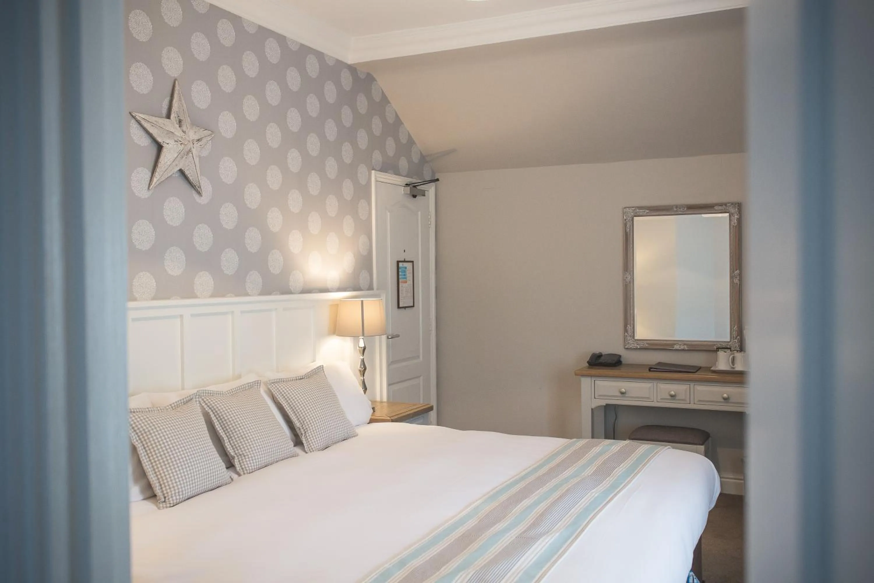 Bed in George Hotel, BW Signature Collection