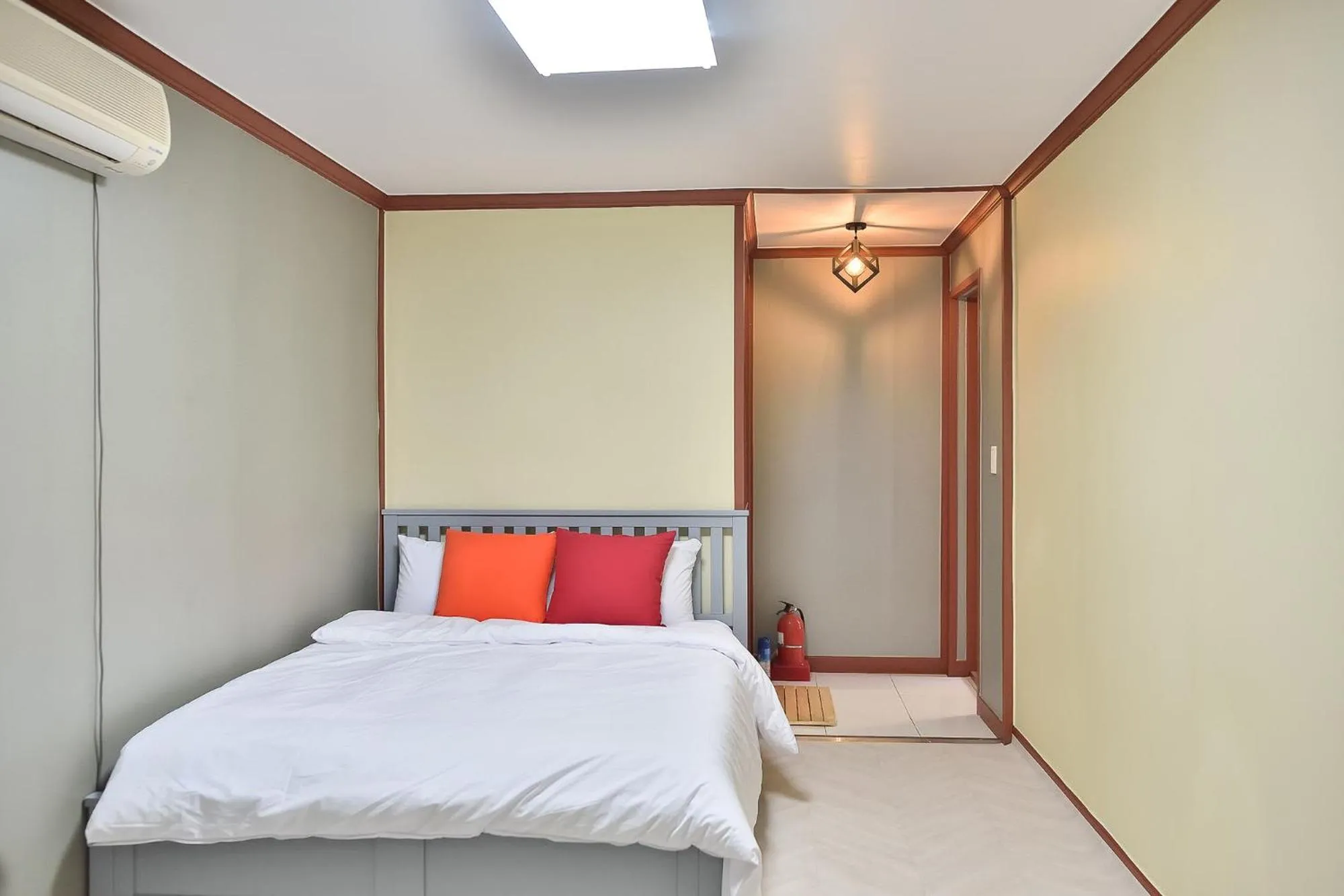 Bed in Yangyang Pulbit Pension