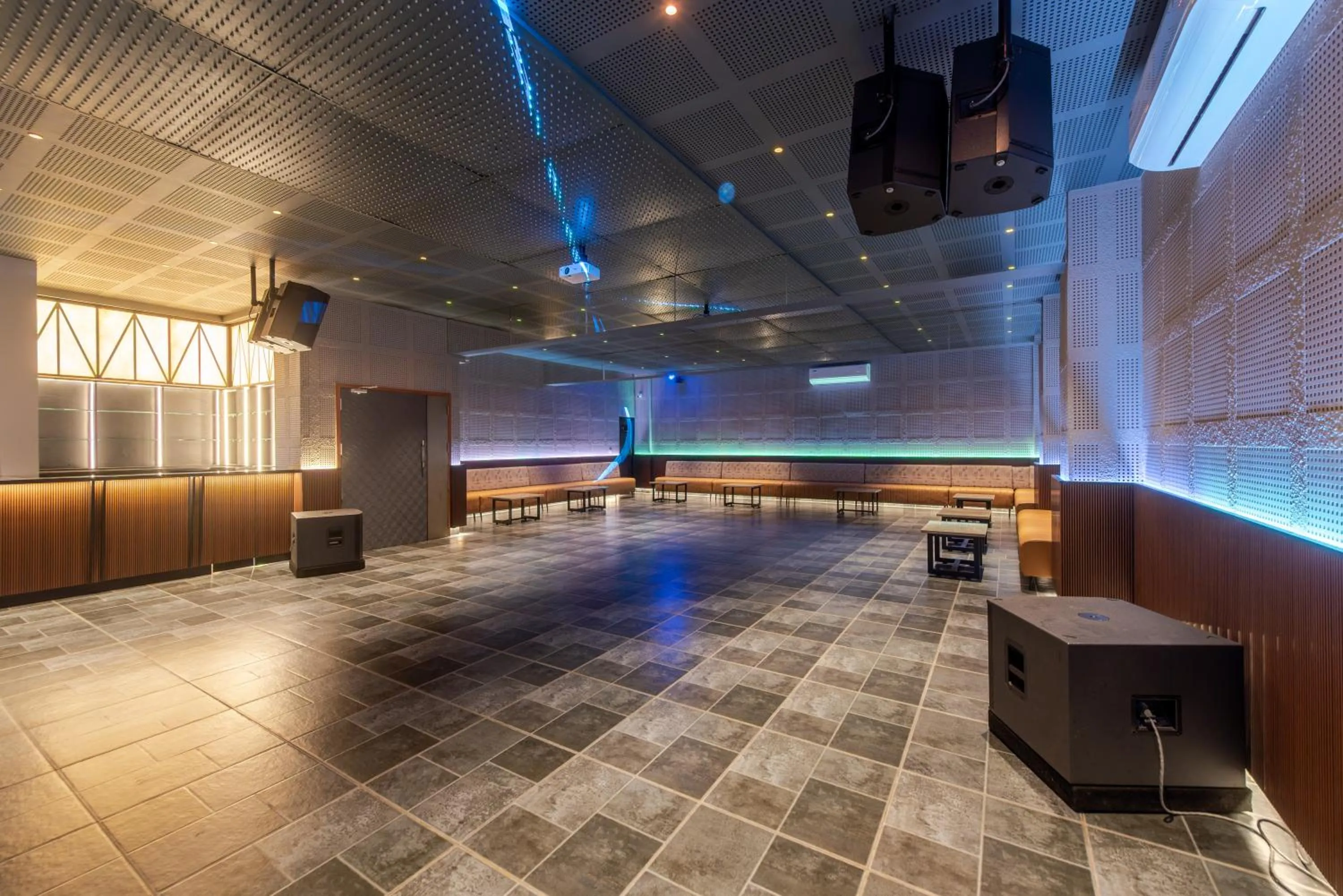 Nightclub / DJ in Shoolin Palace