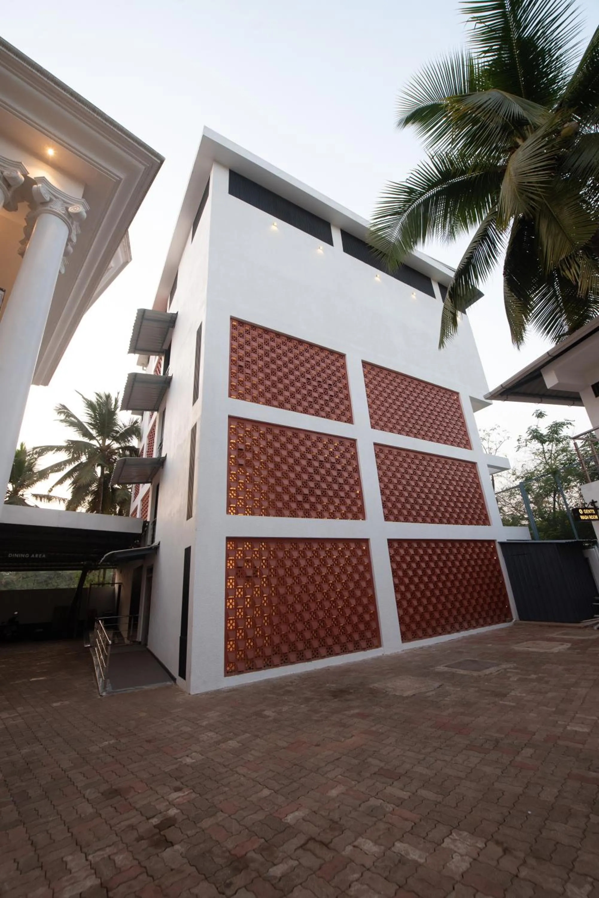 Property building in Shoolin Palace