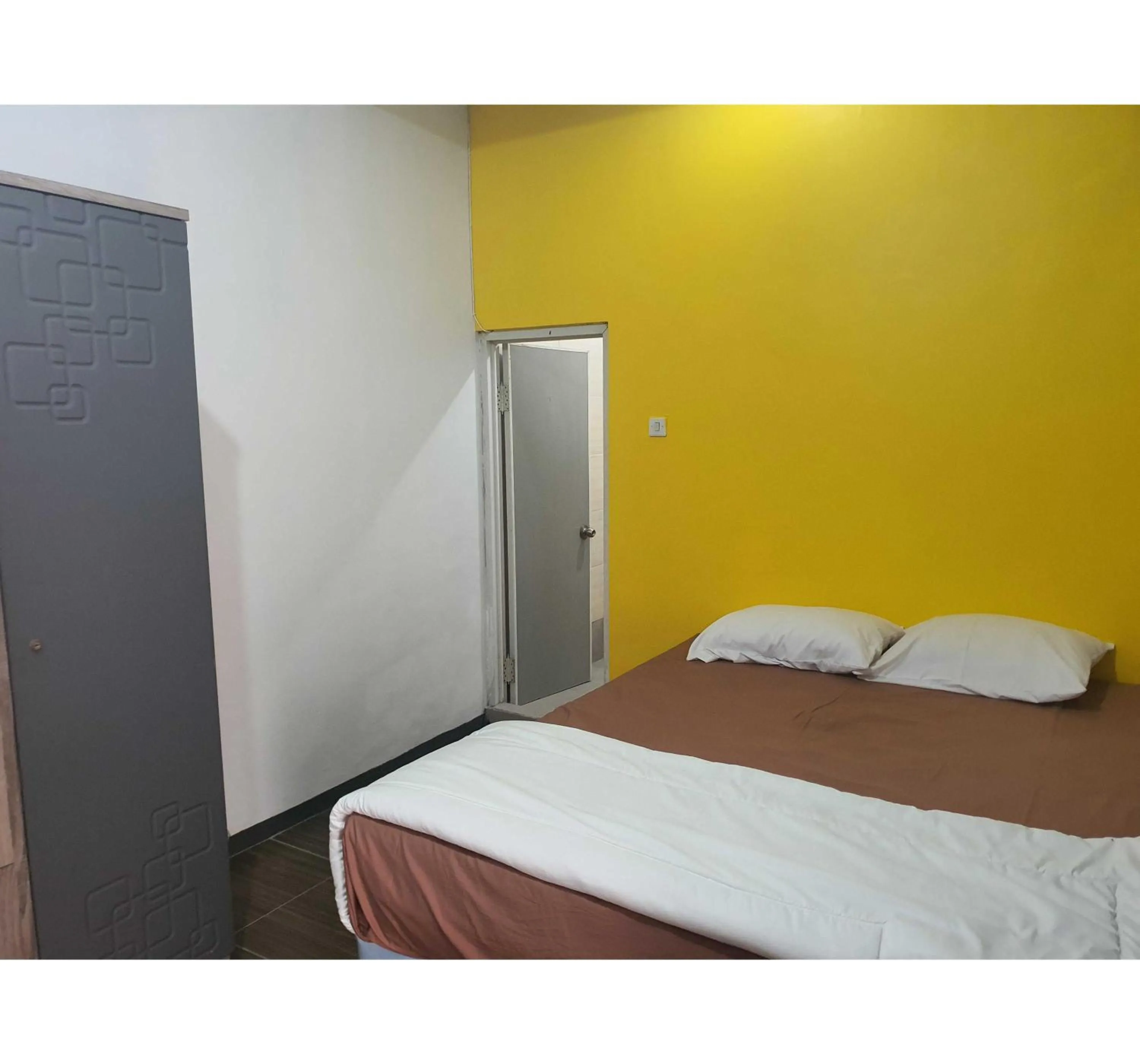 Bedroom, Bed in OYO Life 93202 Pentagon Homestay Syariah