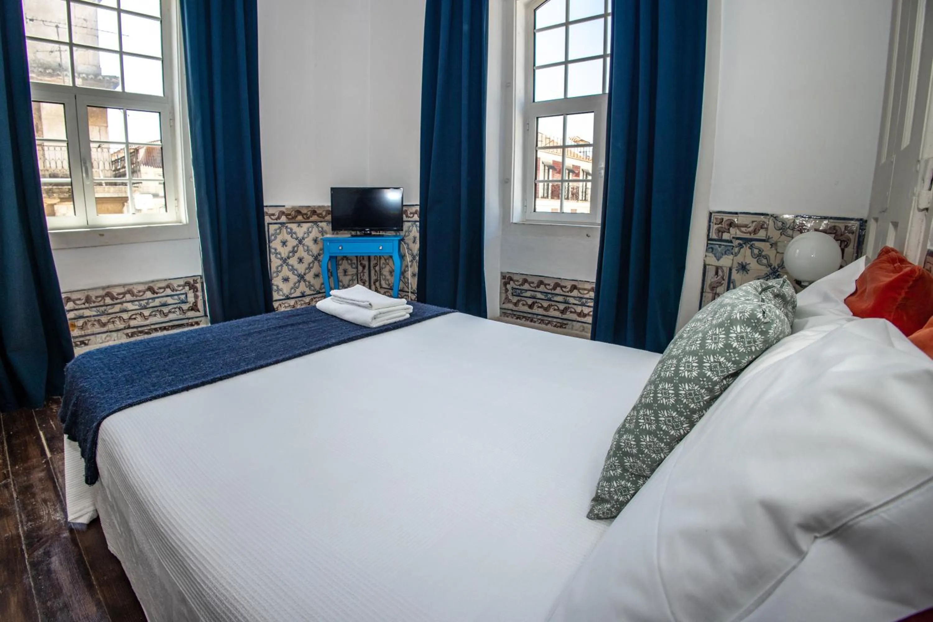 TV and multimedia in Boho Guesthouse - Rooms & Apartments