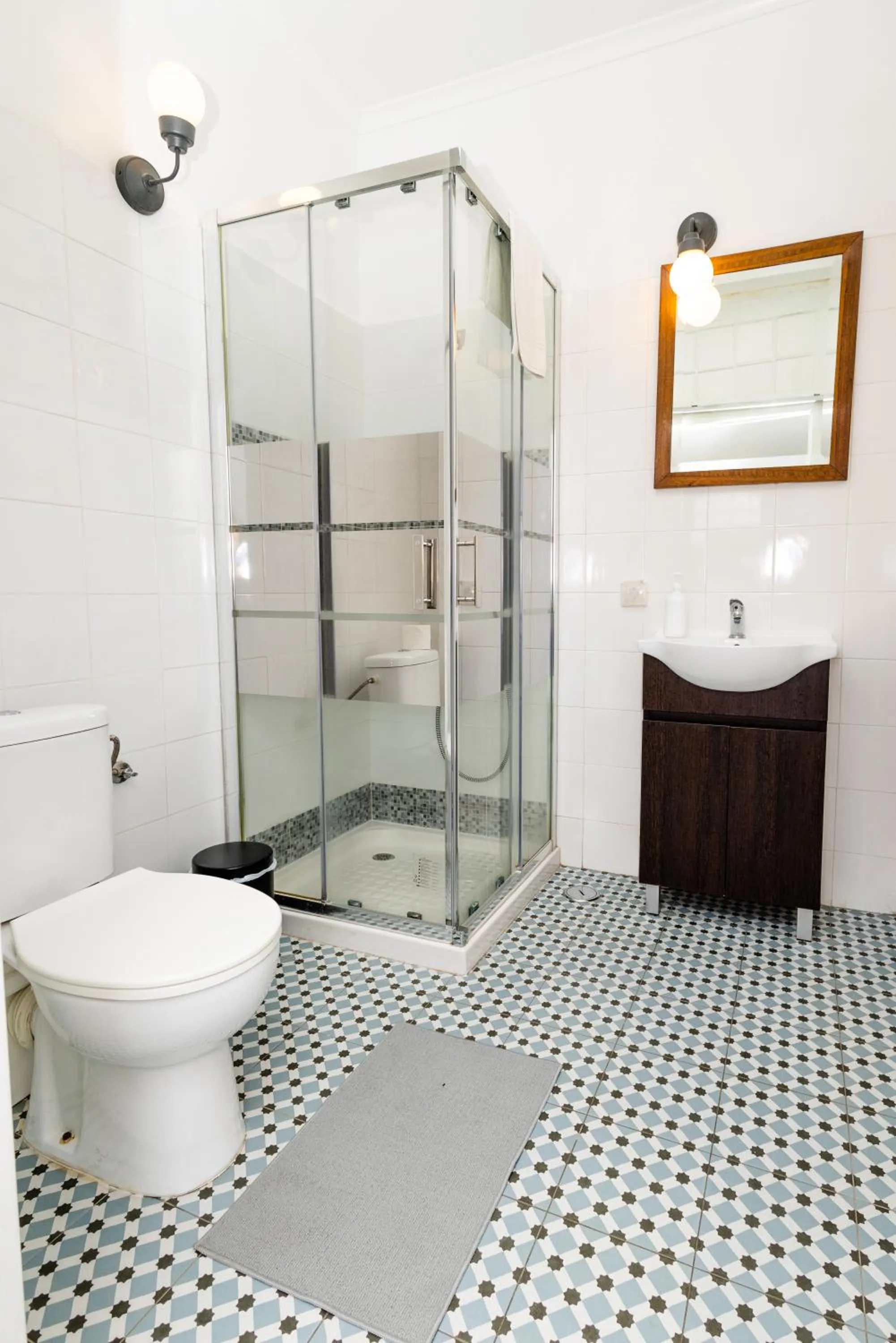 Shower in Boho Guesthouse - Rooms & Apartments