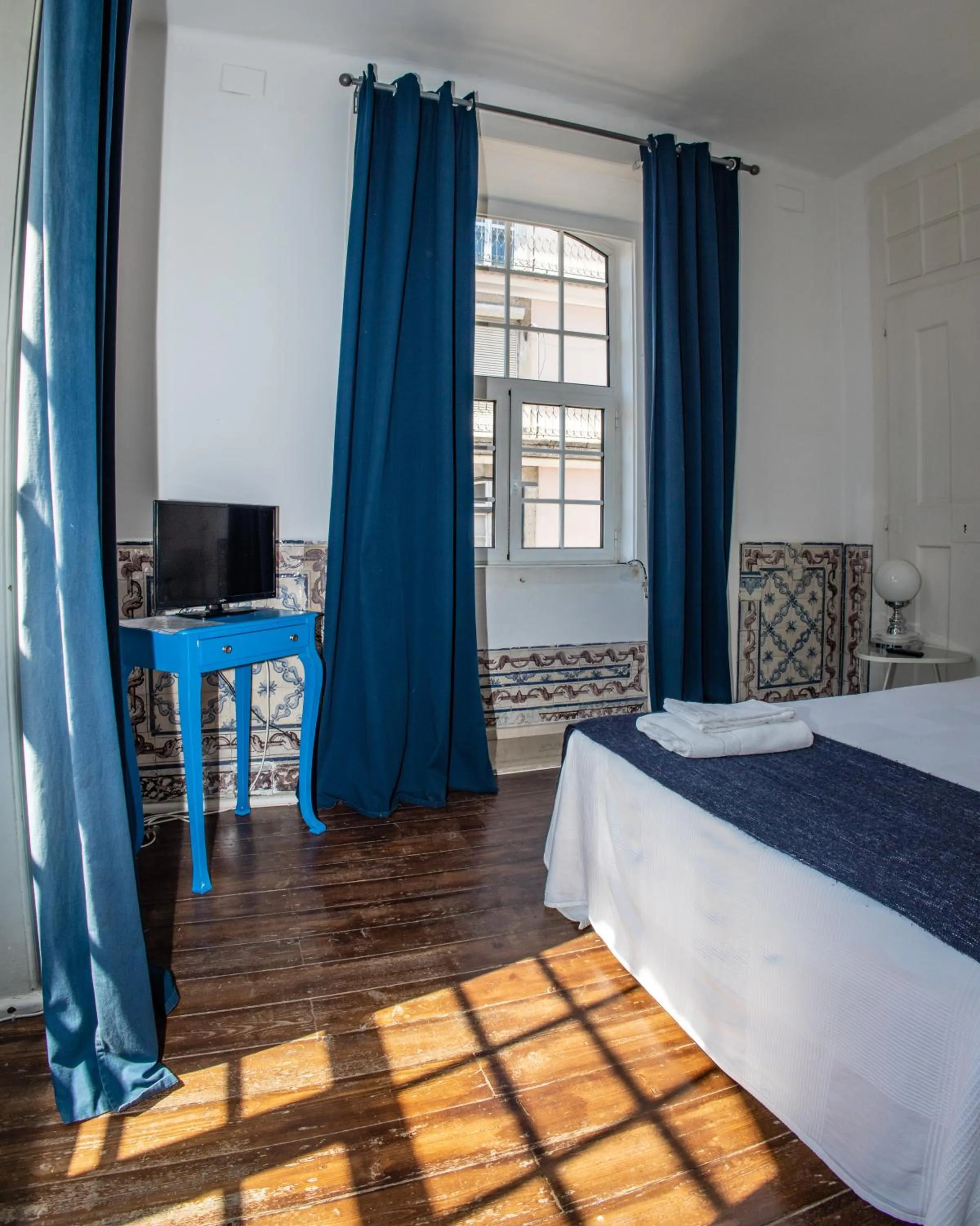 TV and multimedia in Boho Guesthouse - Rooms & Apartments