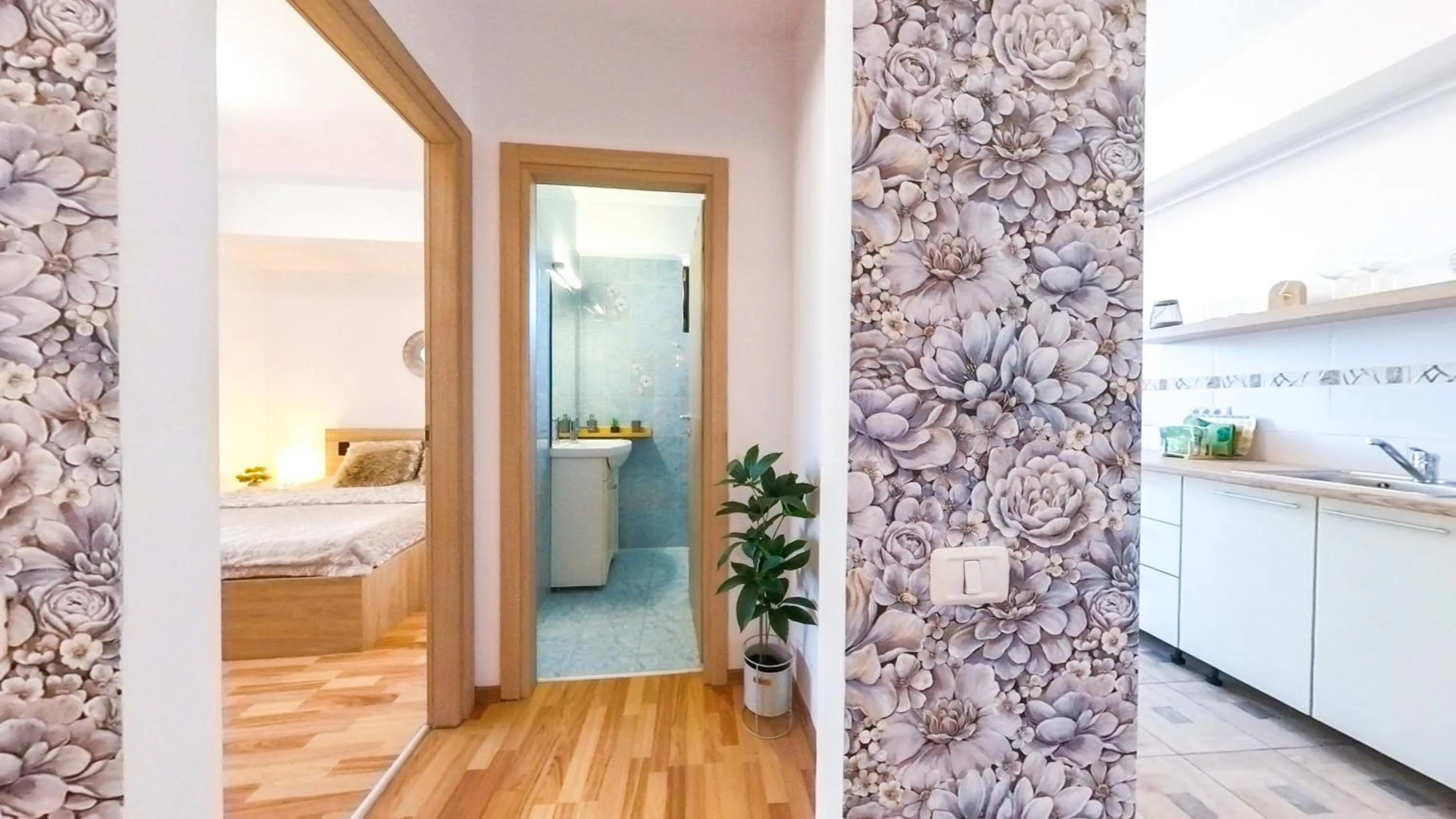 Old Town Flowery Apartment
