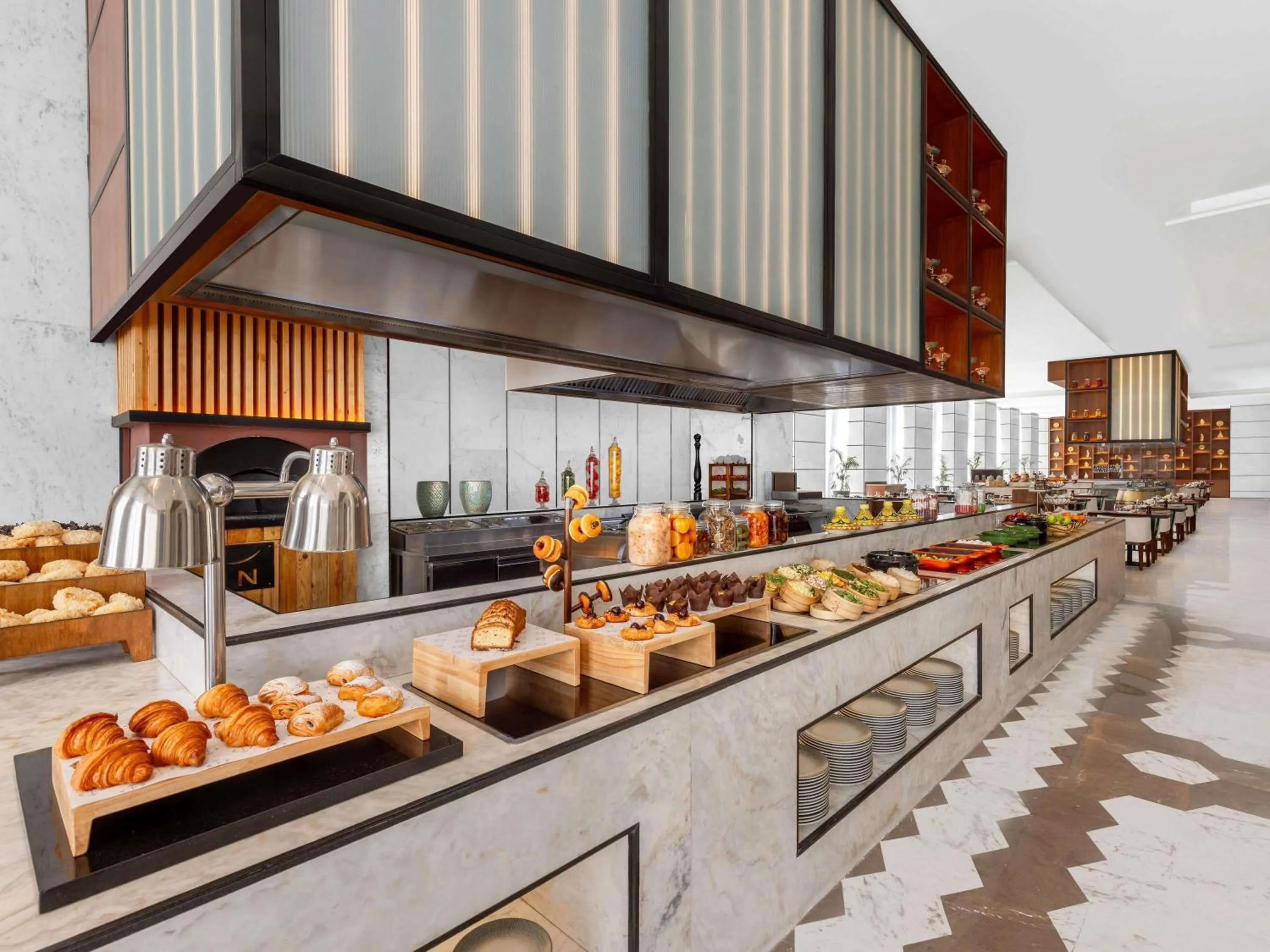 Restaurant/places to eat in Novotel Jaipur Convention Centre