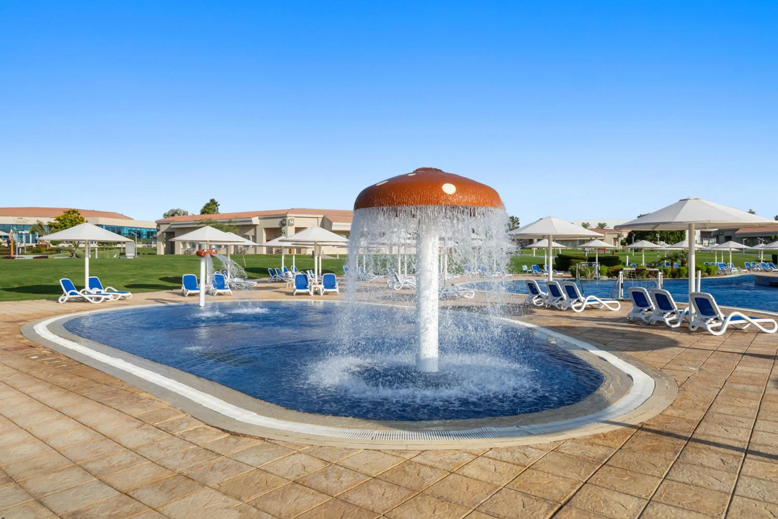 Swimming pool in Pickalbatros Golf Luxury Suites - All Inclusive