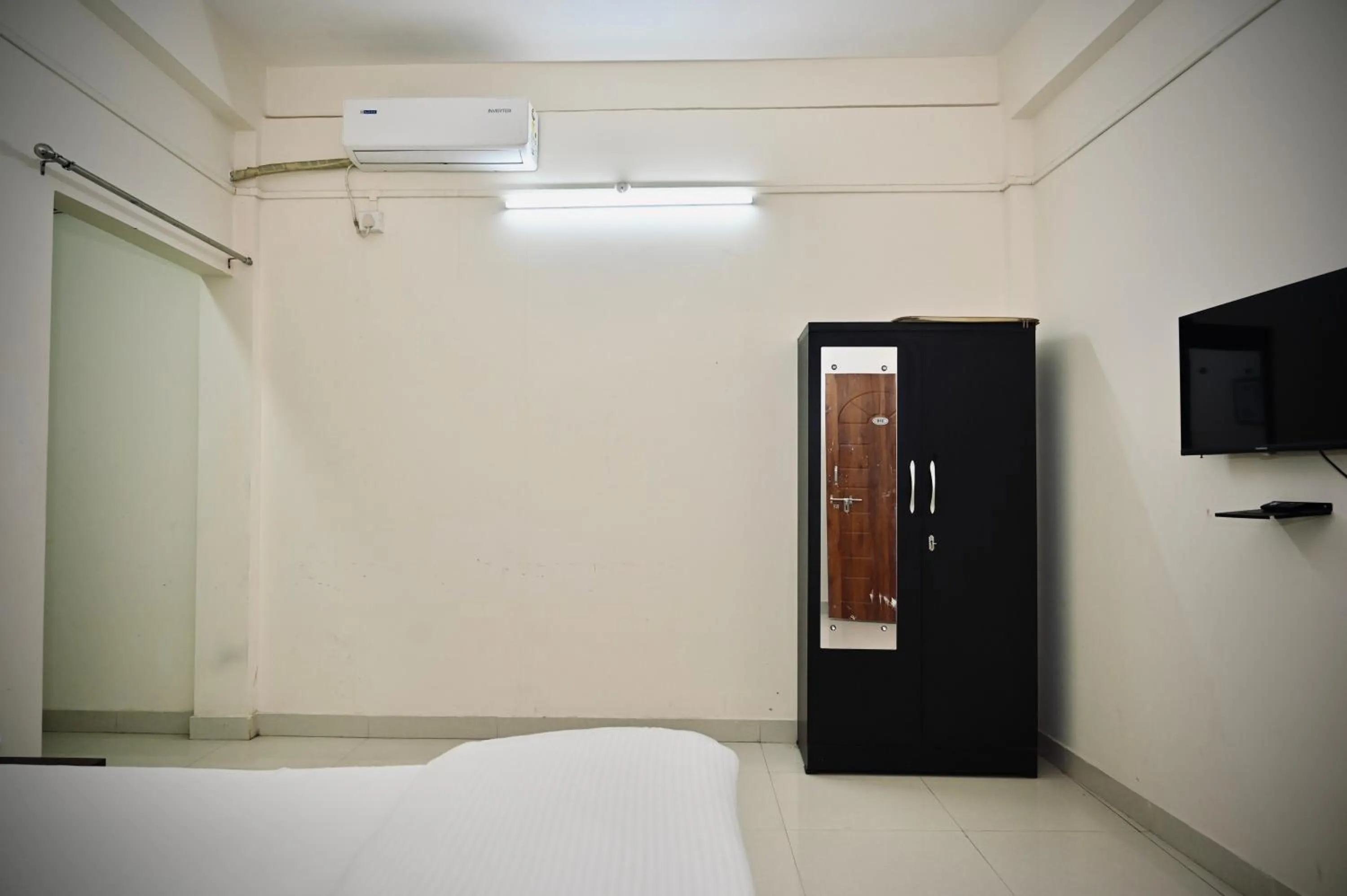 Bed in Queen's Residency