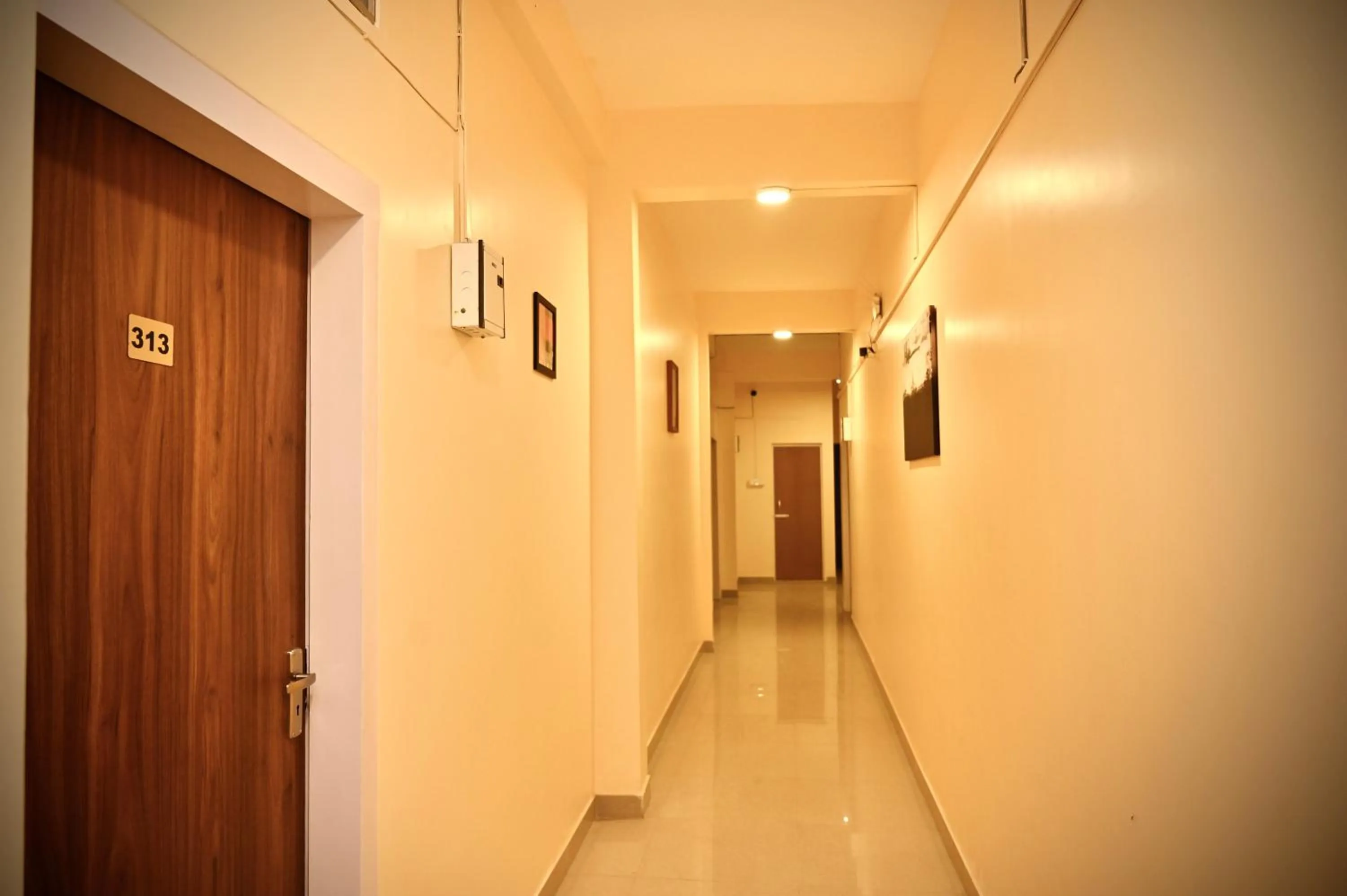 Facade/entrance in Queen's Residency