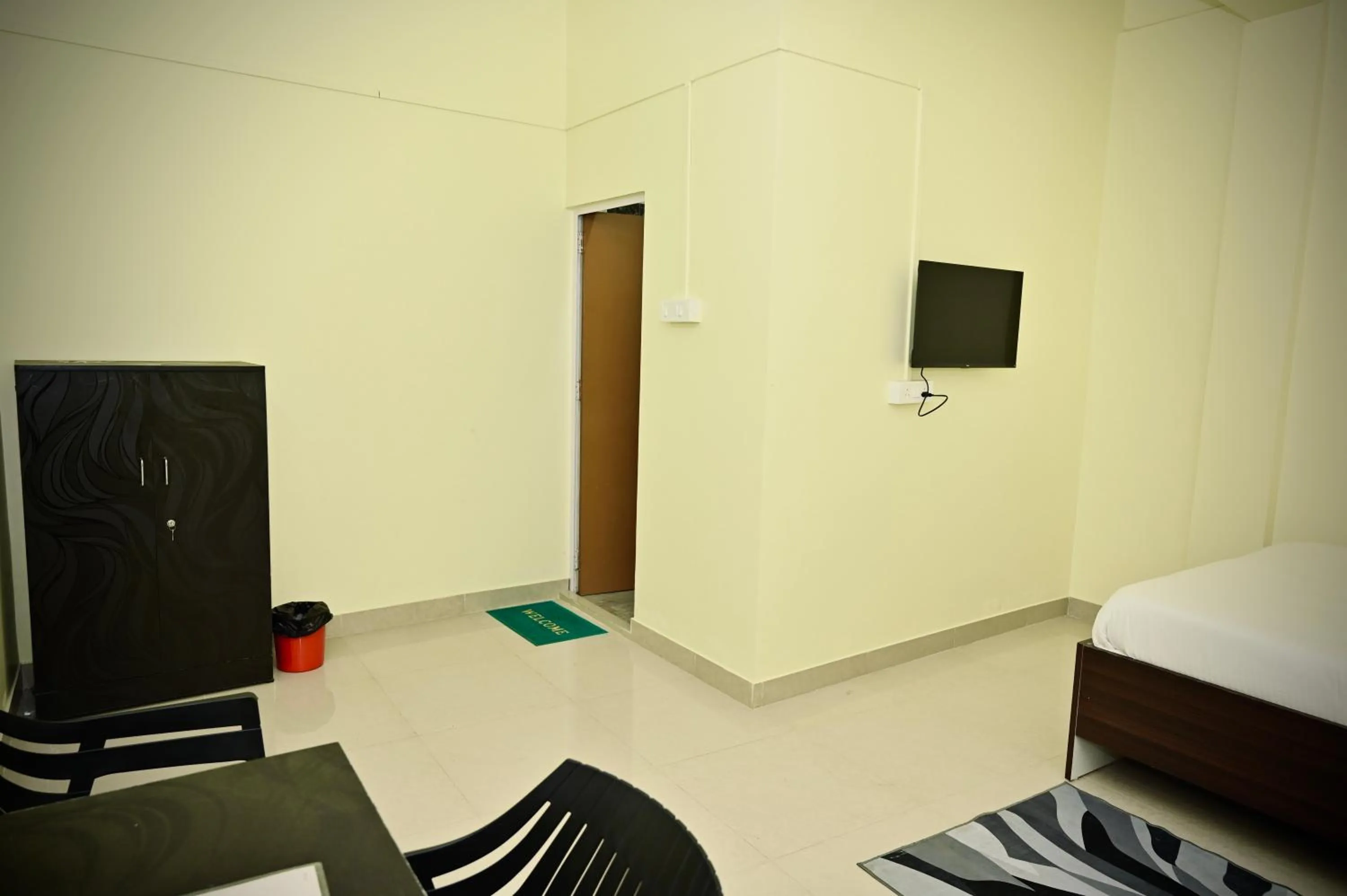 Bed in Queen's Residency