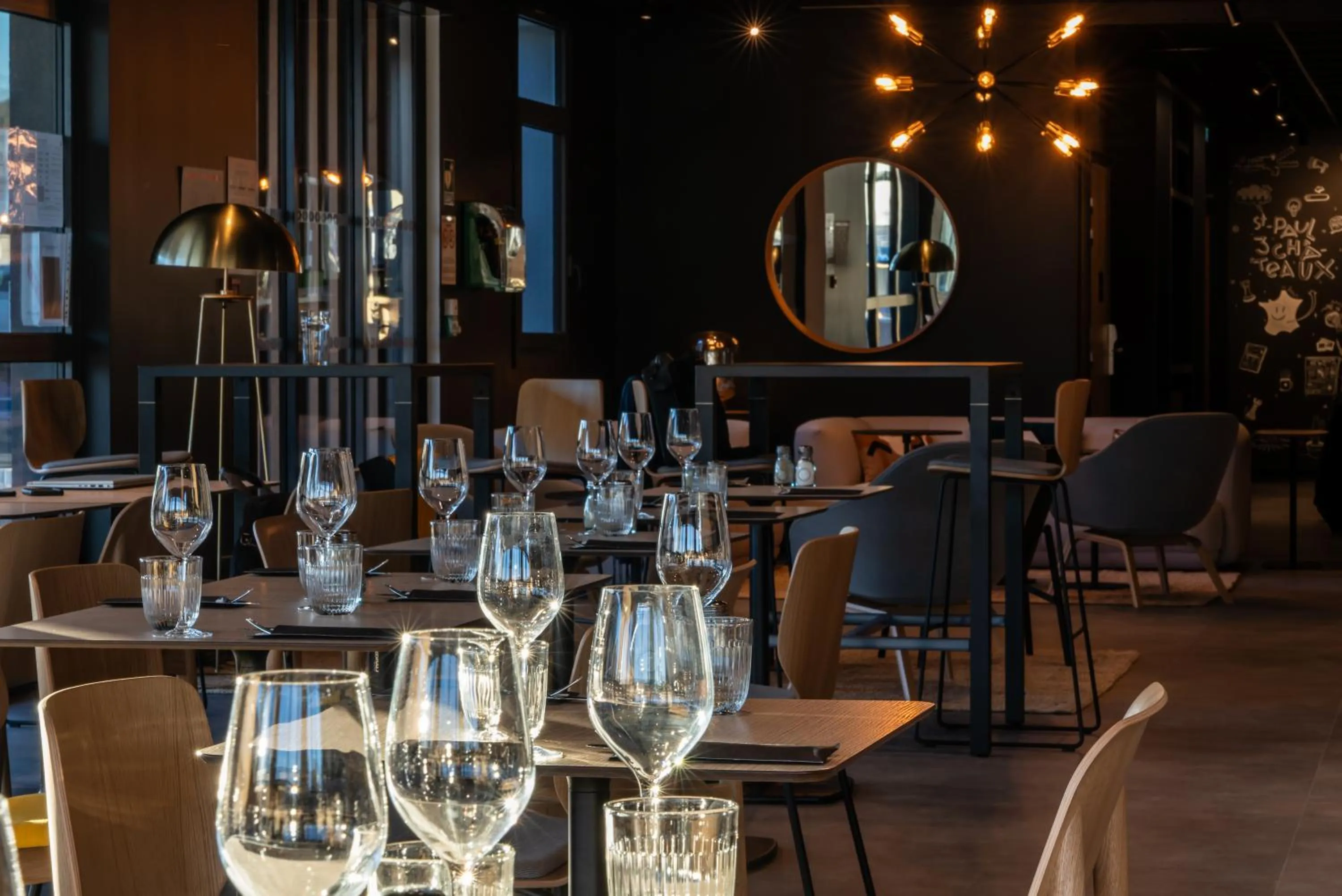 Restaurant/places to eat in ibis Saint Paul Trois Chateaux