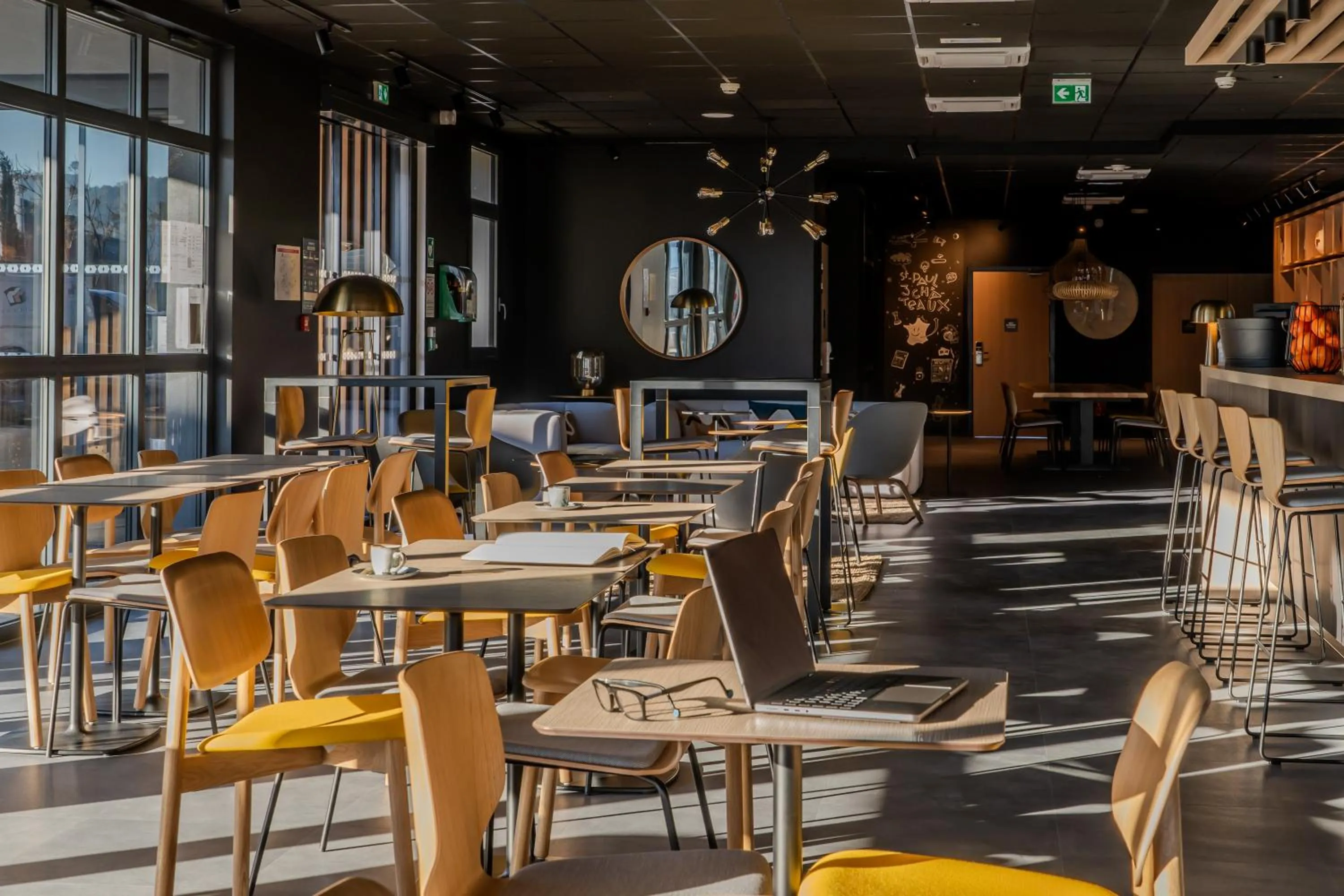 Restaurant/places to eat in ibis Saint Paul Trois Chateaux