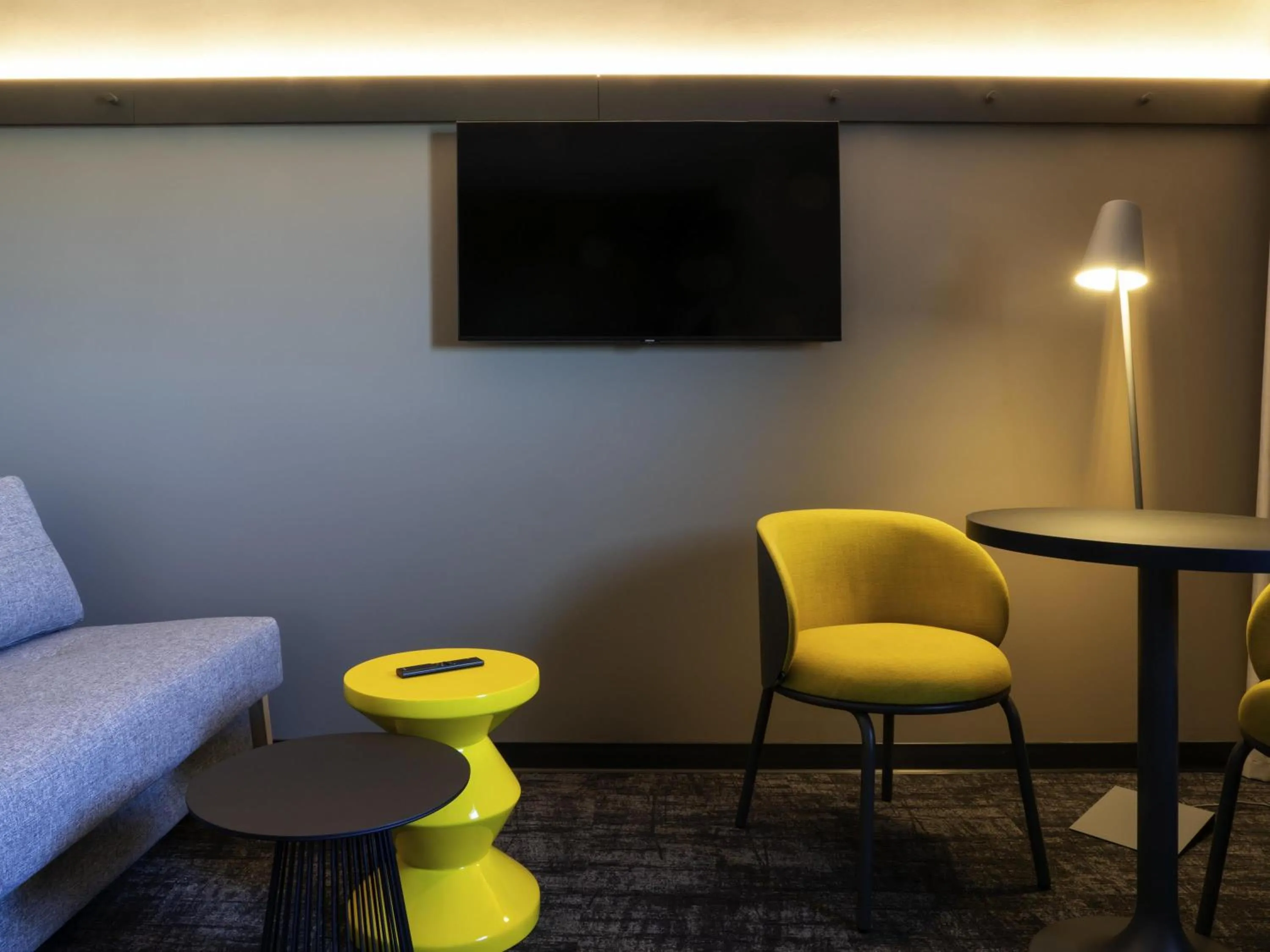 Bedroom in ibis Saint Paul Trois Chateaux