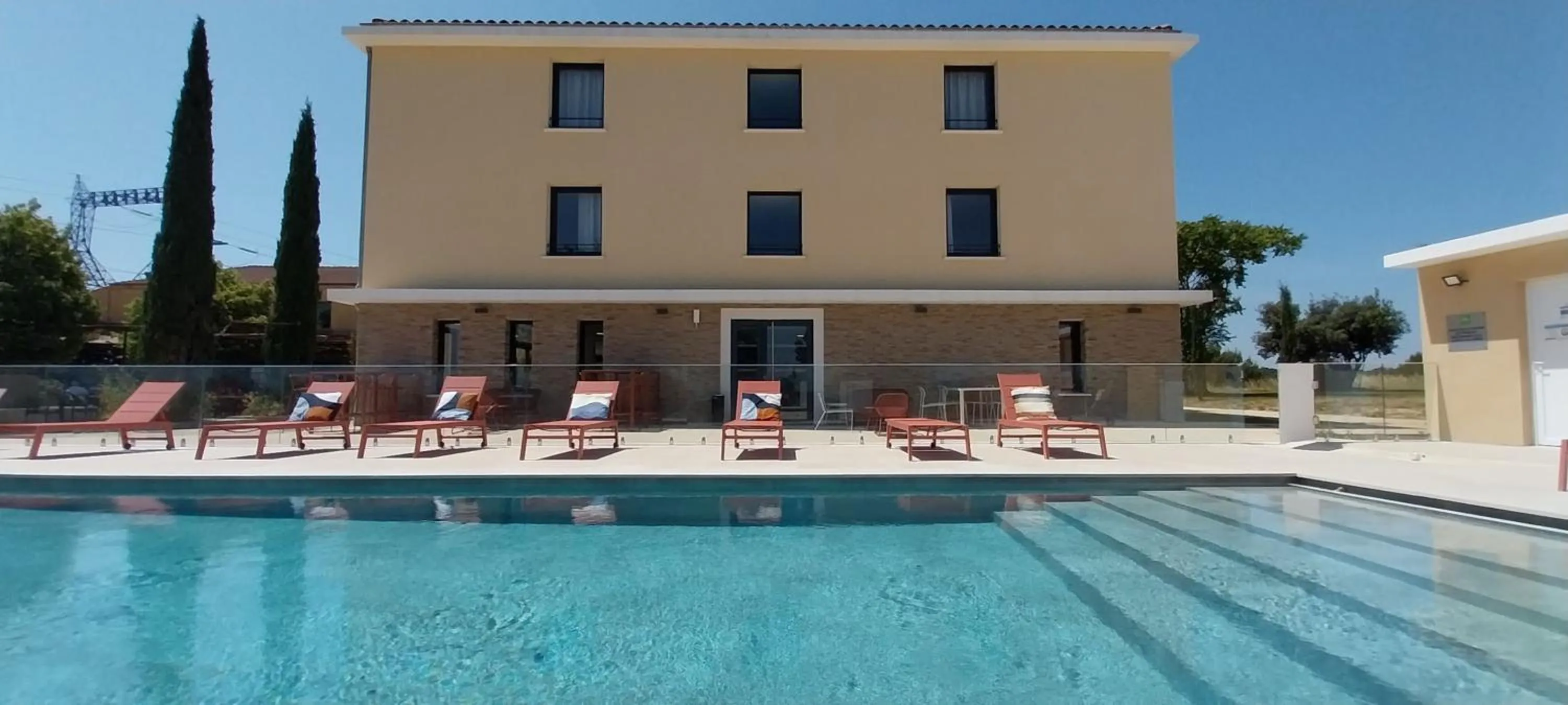 Swimming pool in ibis Styles Cabriès Aix-en-Provence TGV
