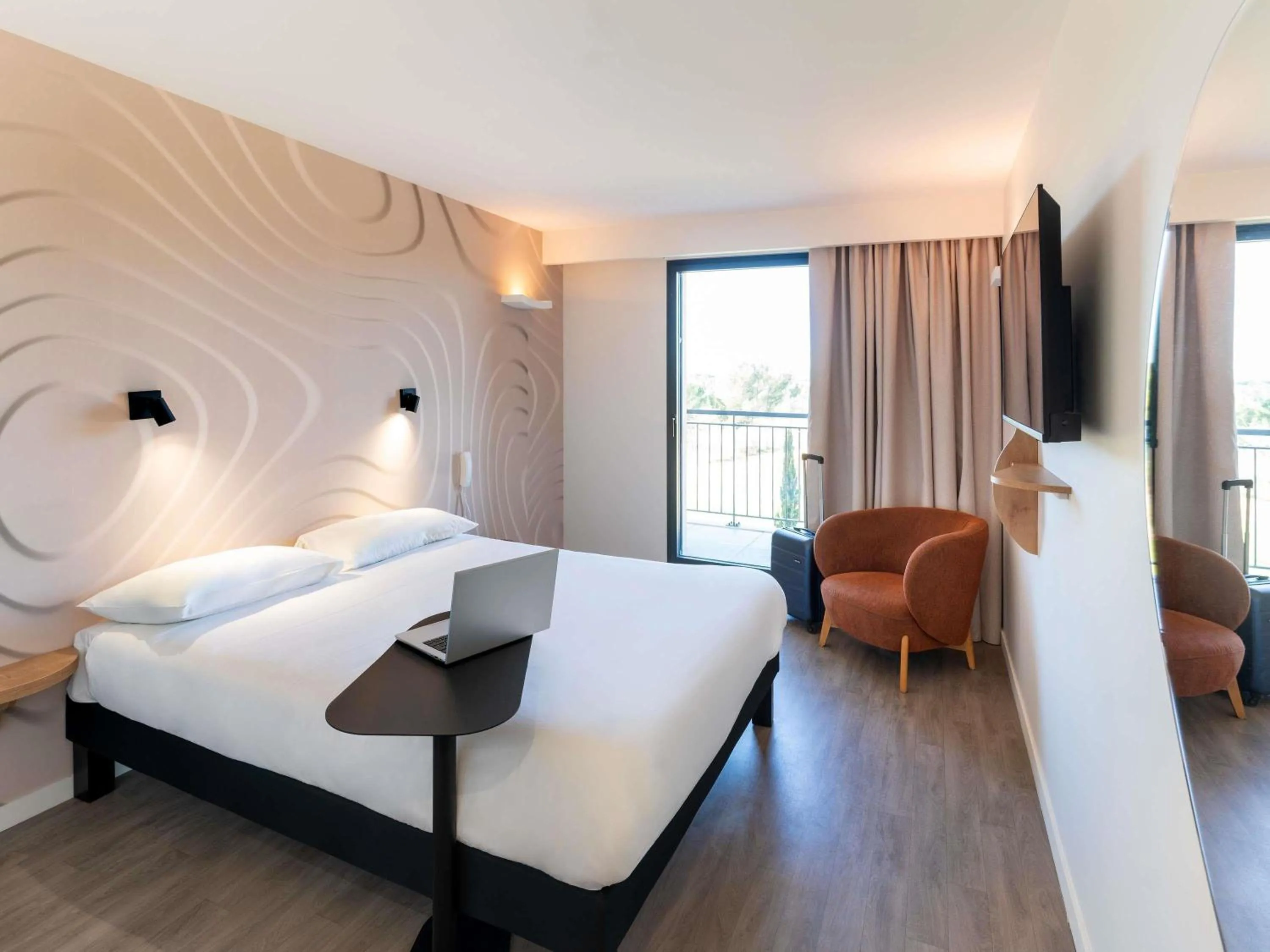 Property building, Bed in ibis Styles Cabriès Aix-en-Provence TGV
