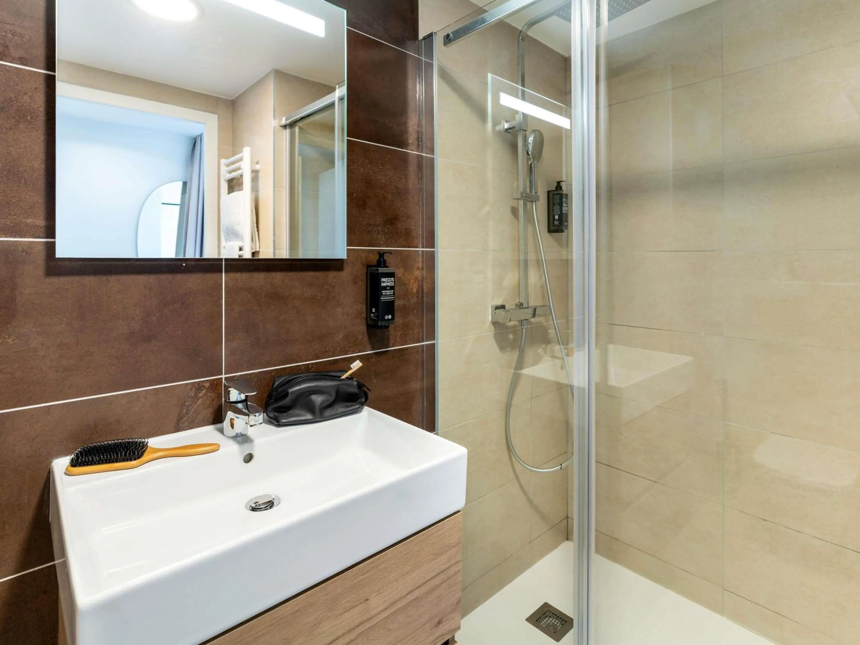 Bedroom in ibis Styles Cabriès Aix-en-Provence TGV