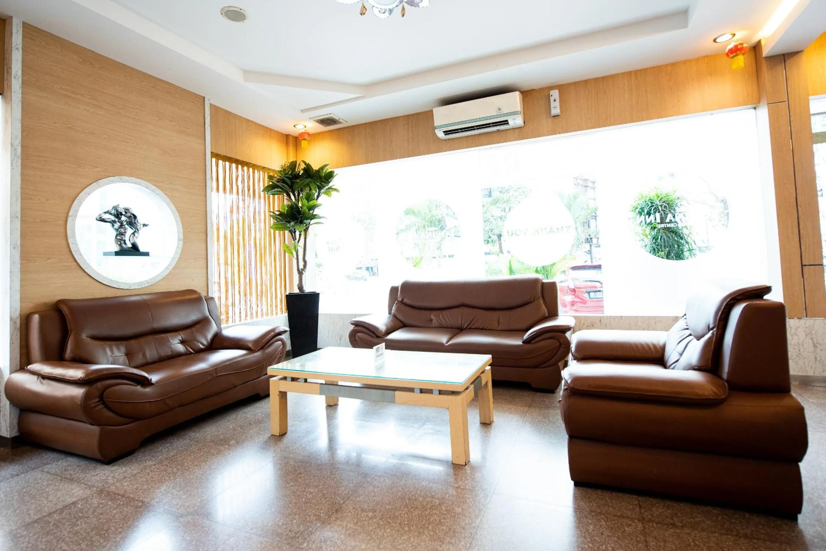 Lobby or reception in Lovina Inn Penuin