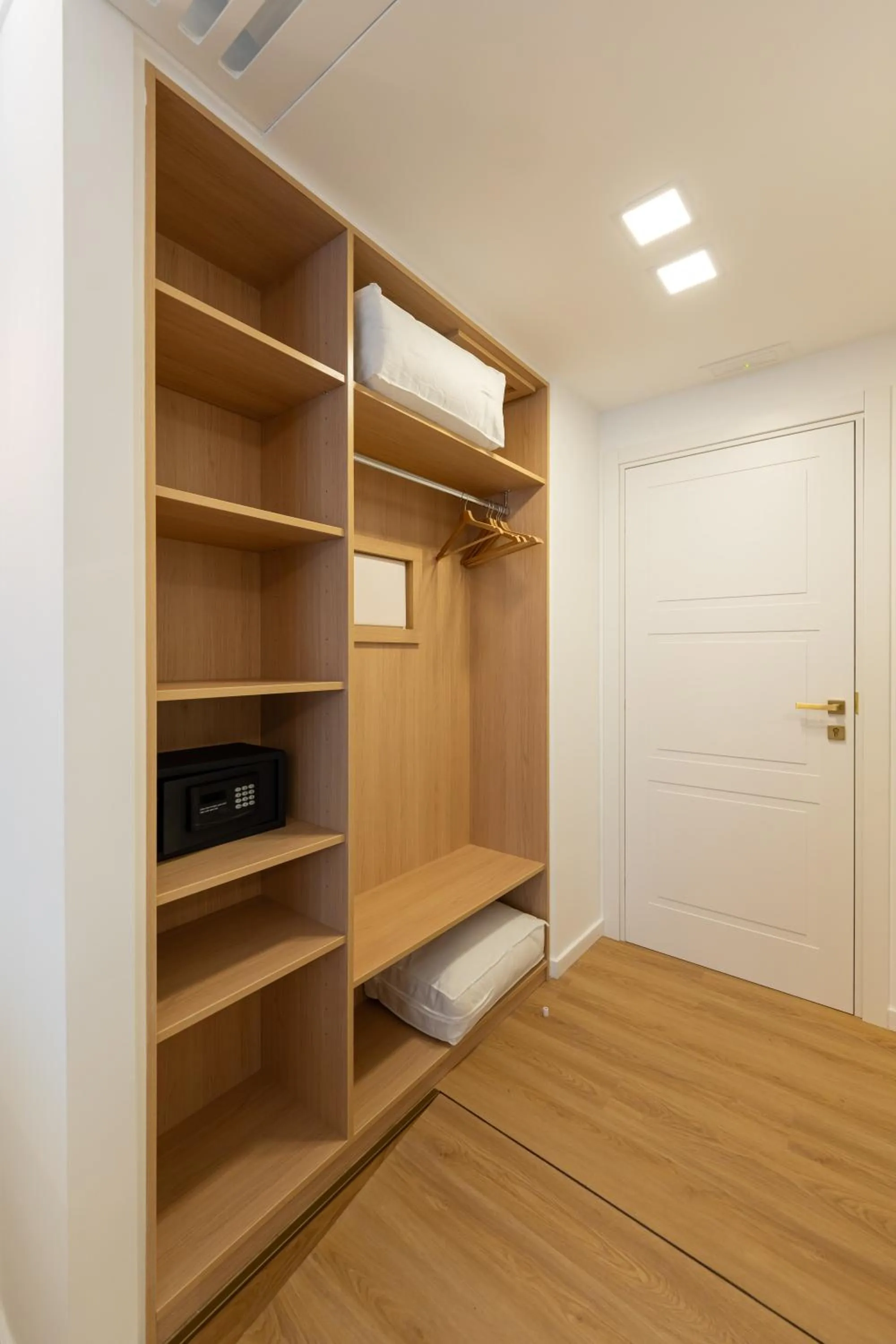 Toledo Relais Suites - By Pera Rooms Collection