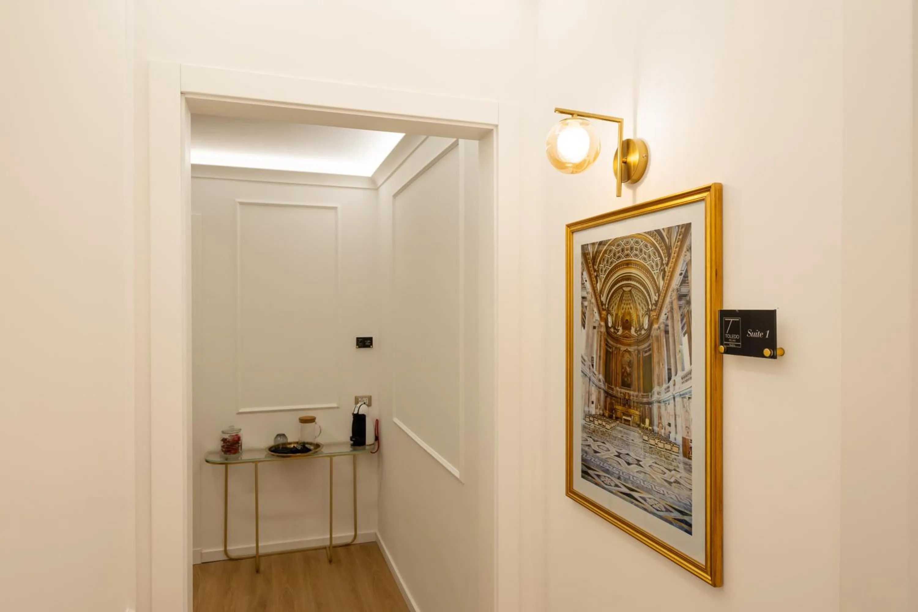 Communal lounge/ TV room in Toledo Relais Suites - By Pera Rooms Collection