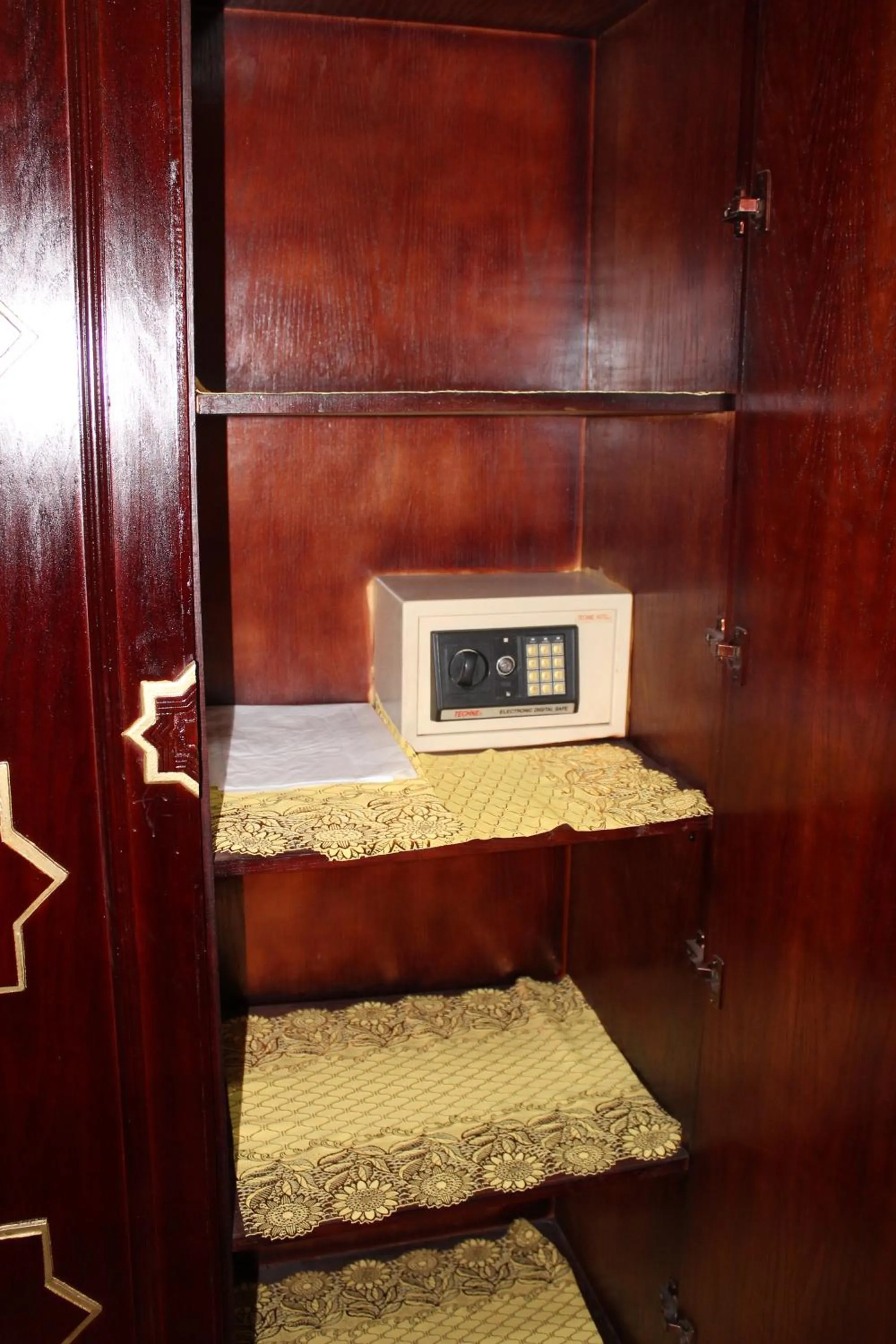 safe in City View Museum Hotel