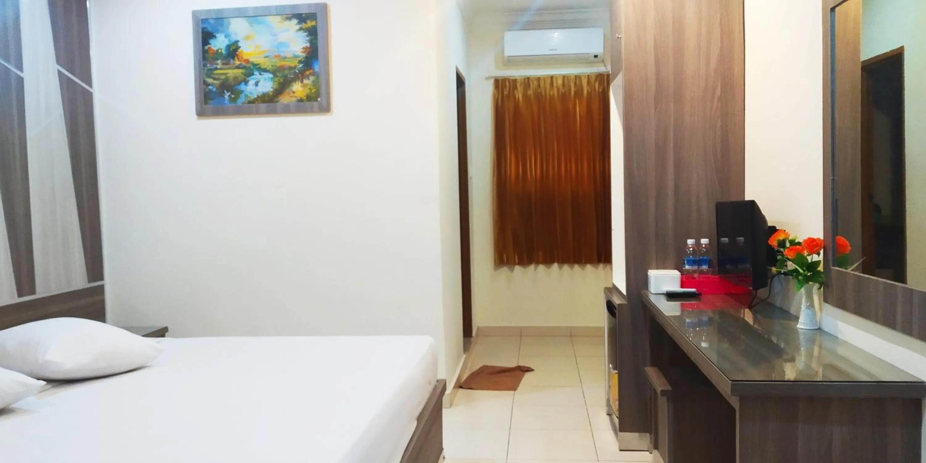 Bed in Paradise Hotel