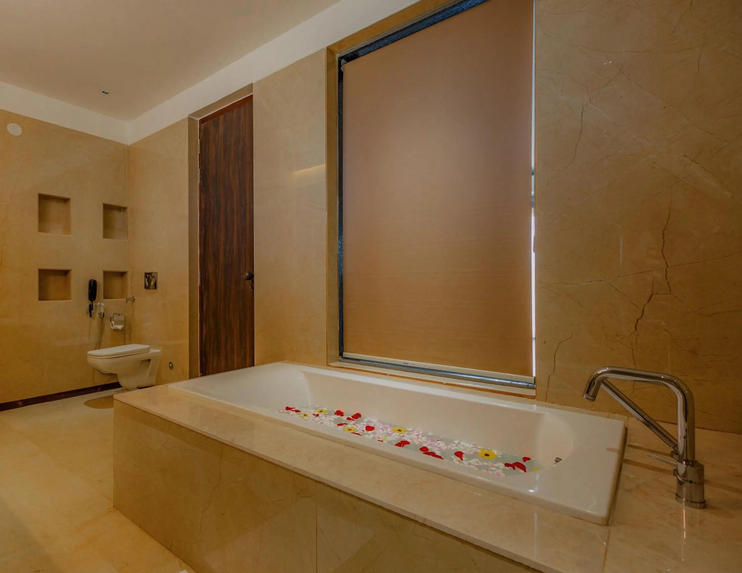 Bath in Sajjan Bagh Resort Kumbhalgarh