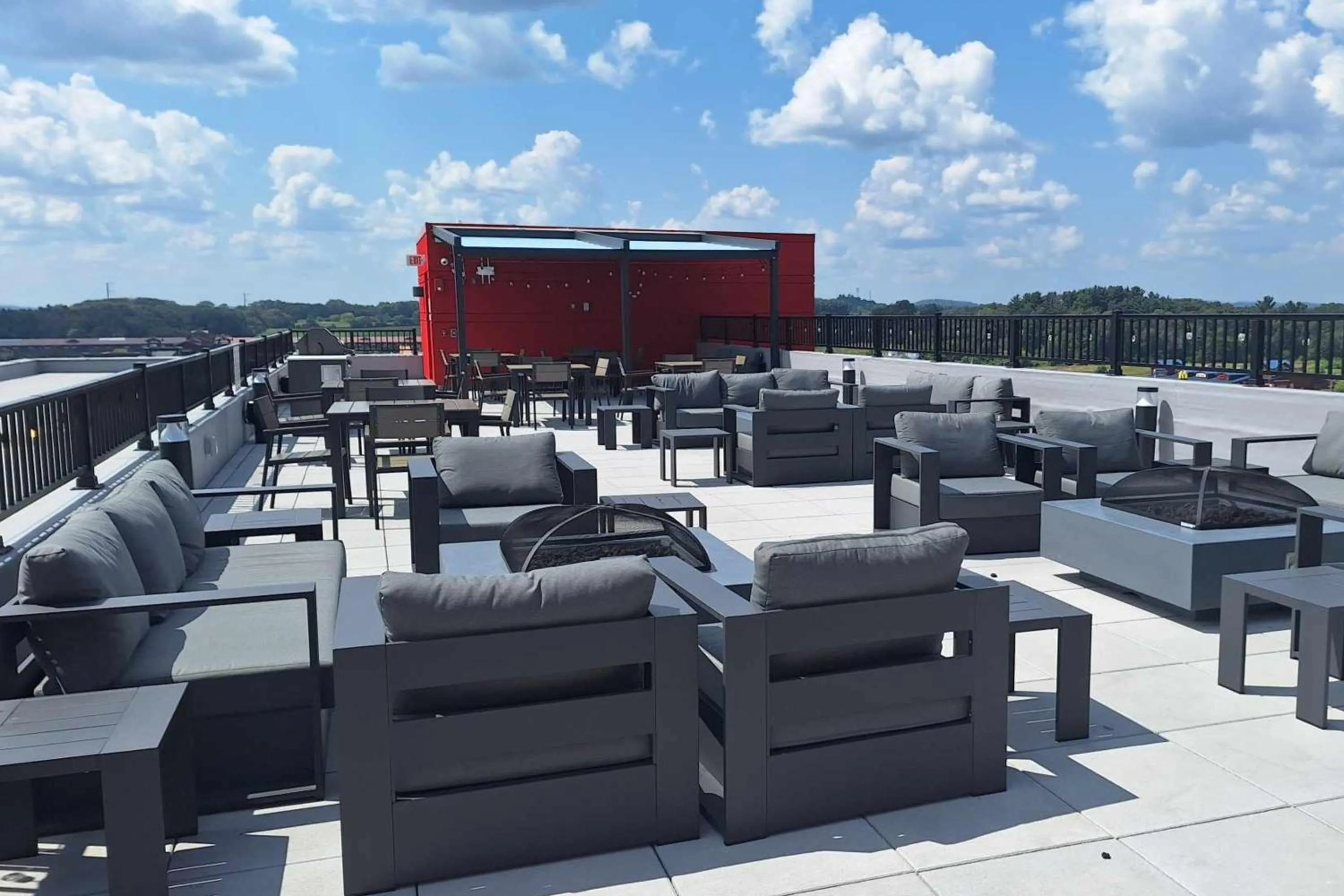 Property building in avid hotel Wisconsin Dells Lake Delton by IHG