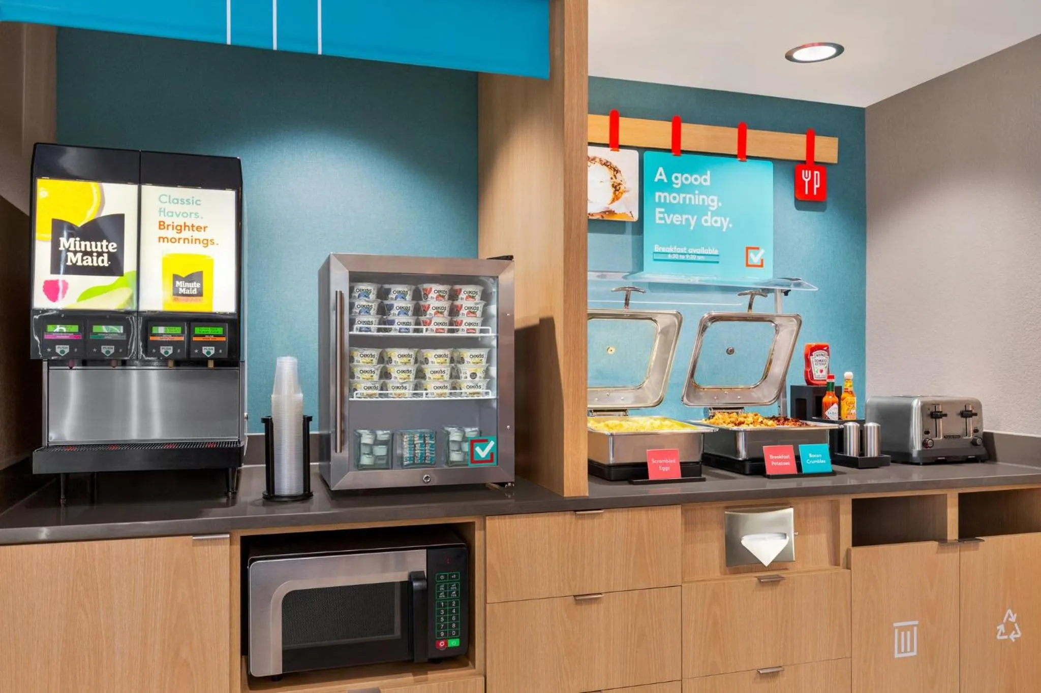 Photo of the whole room in avid hotel Wisconsin Dells Lake Delton by IHG