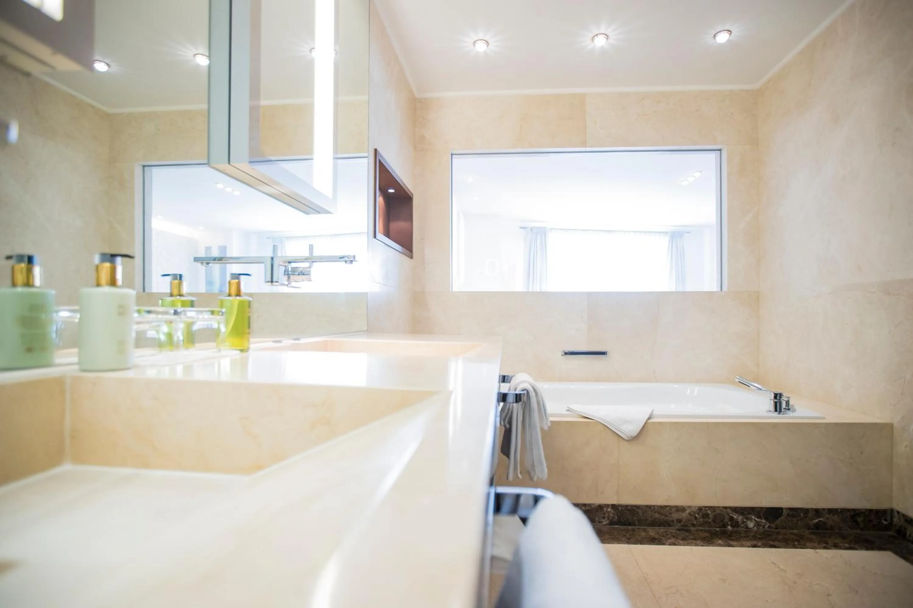 Bathroom in Iris Porsche Hotel & Restaurant