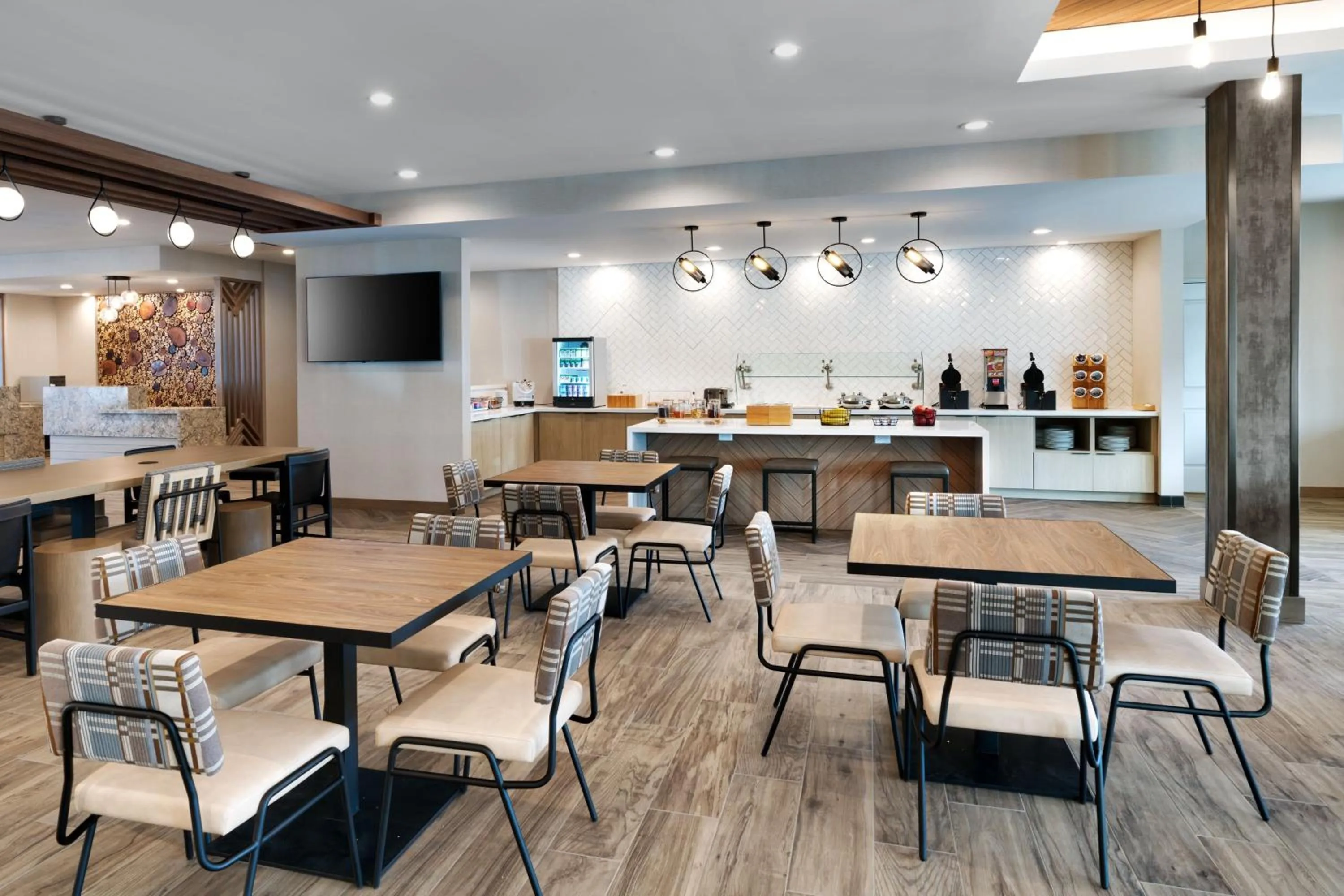 Breakfast in TownePlace Suites by Marriott Show Low