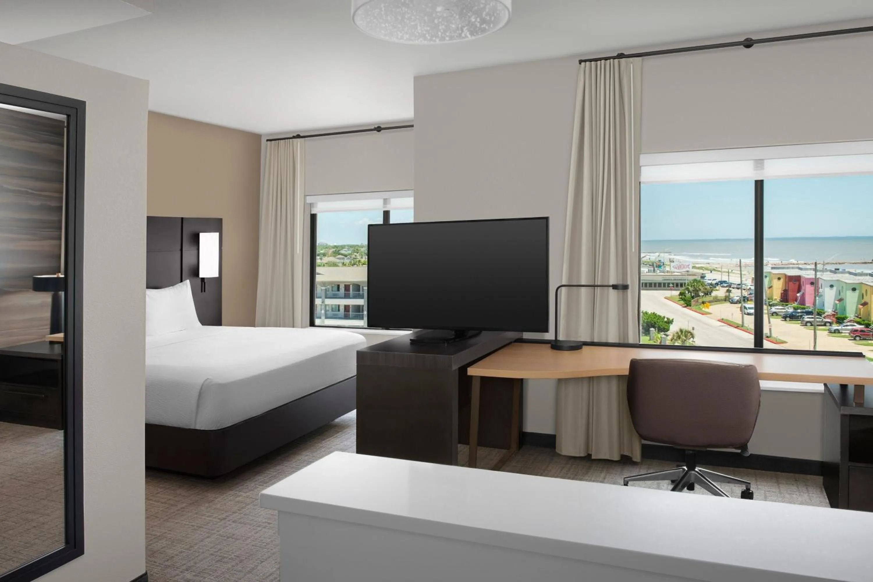 Photo of the whole room, Bed in Residence Inn by Marriott Galveston Island