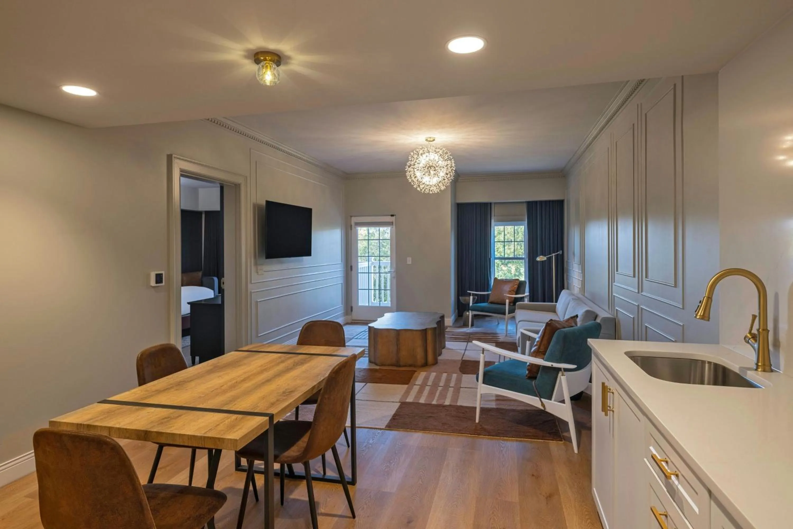 Photo of the whole room in The Publisher, Downtown Fredericksburg, a Tribute Portfolio Hotel