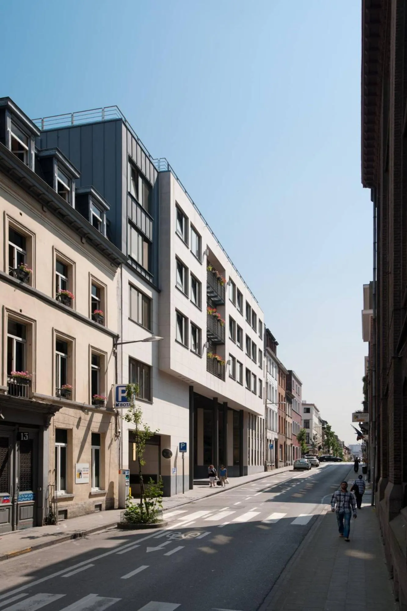 Property building in Youth Hostel van Gogh