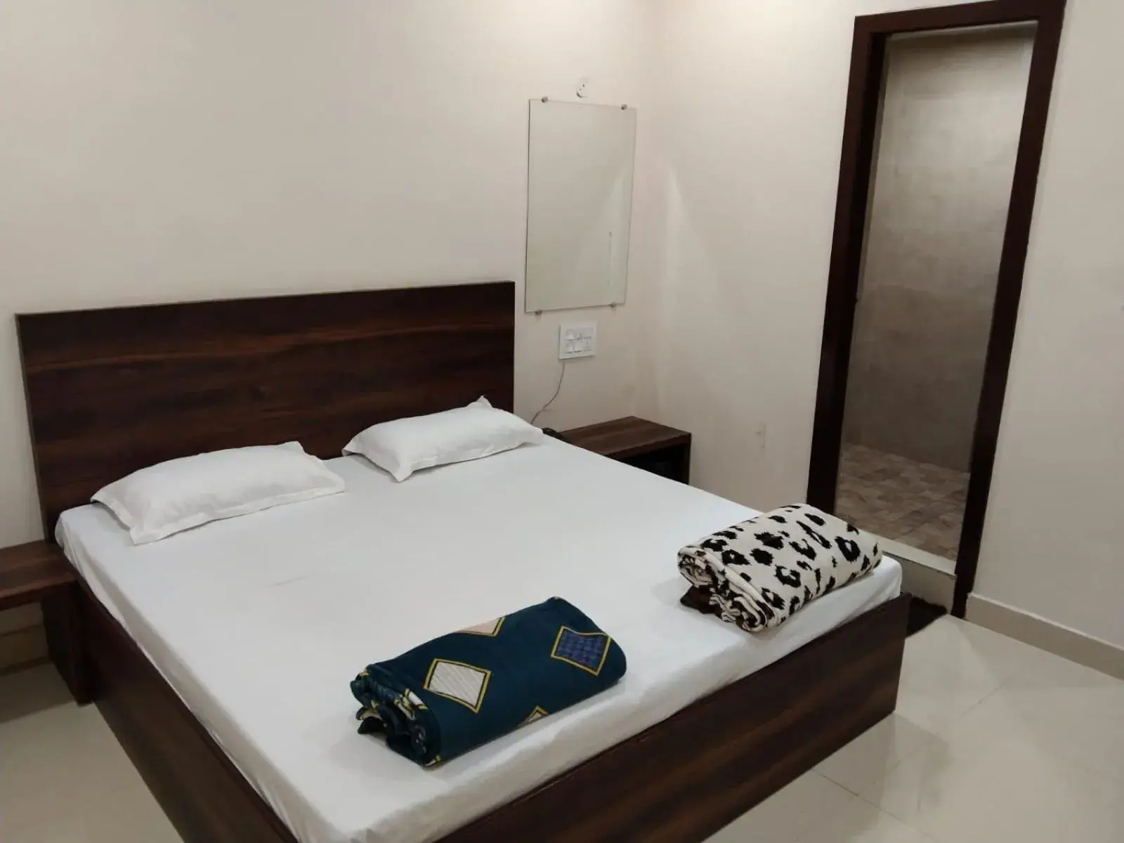 Hotel Bindra Paradise 800 Meter From Golden Temple Hotel Bindra Paradise 800 Meter From Golden Temple