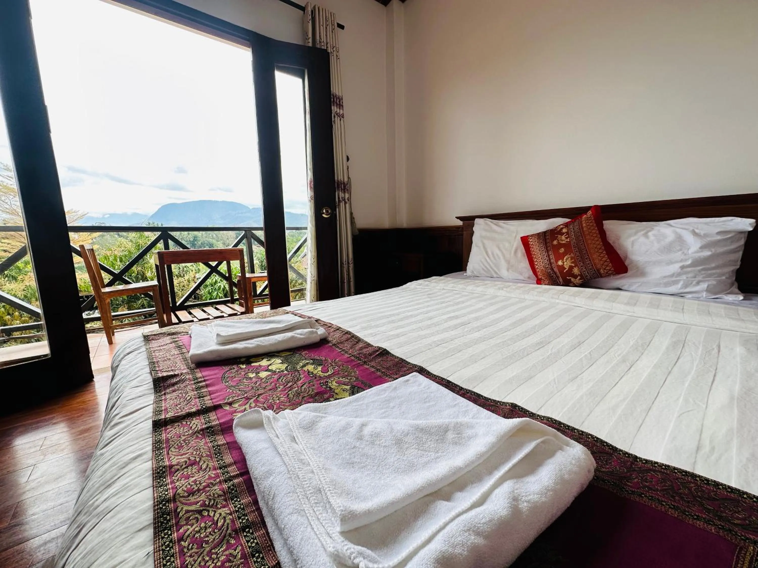 Bedroom, Bed in Kingkham Riverside Hotel