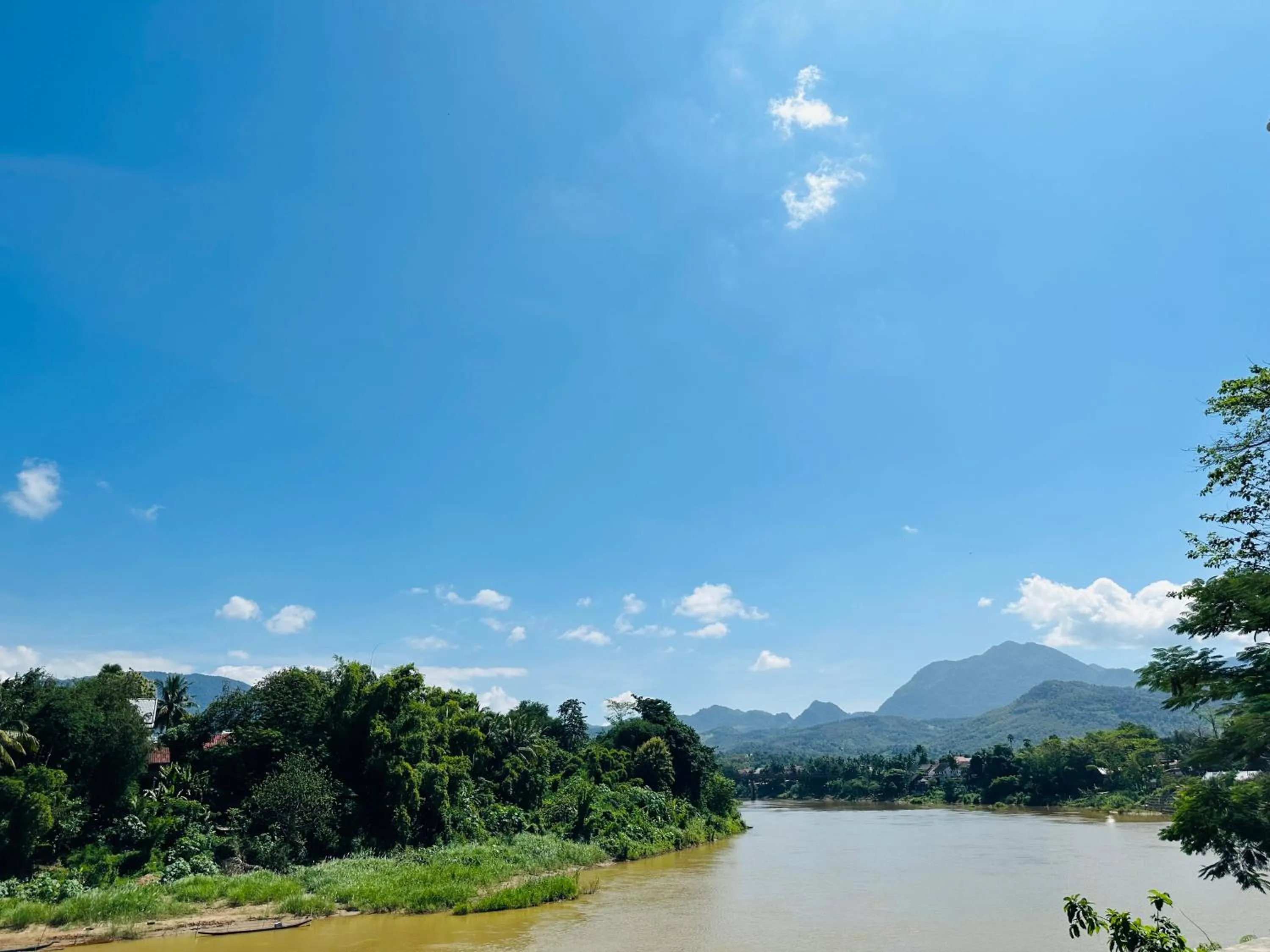 Nearby landmark in Kingkham Riverside Hotel