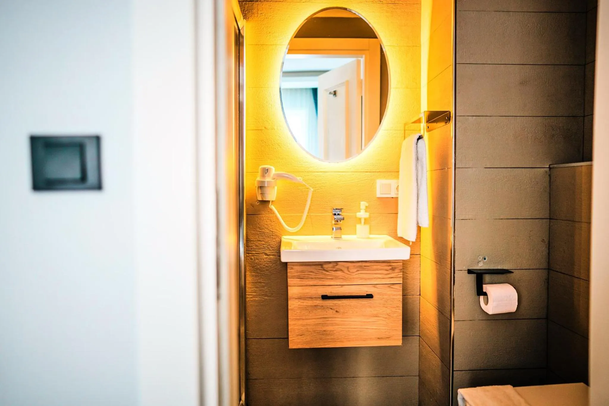 Shower in Taksim Santa Lucia Hotel