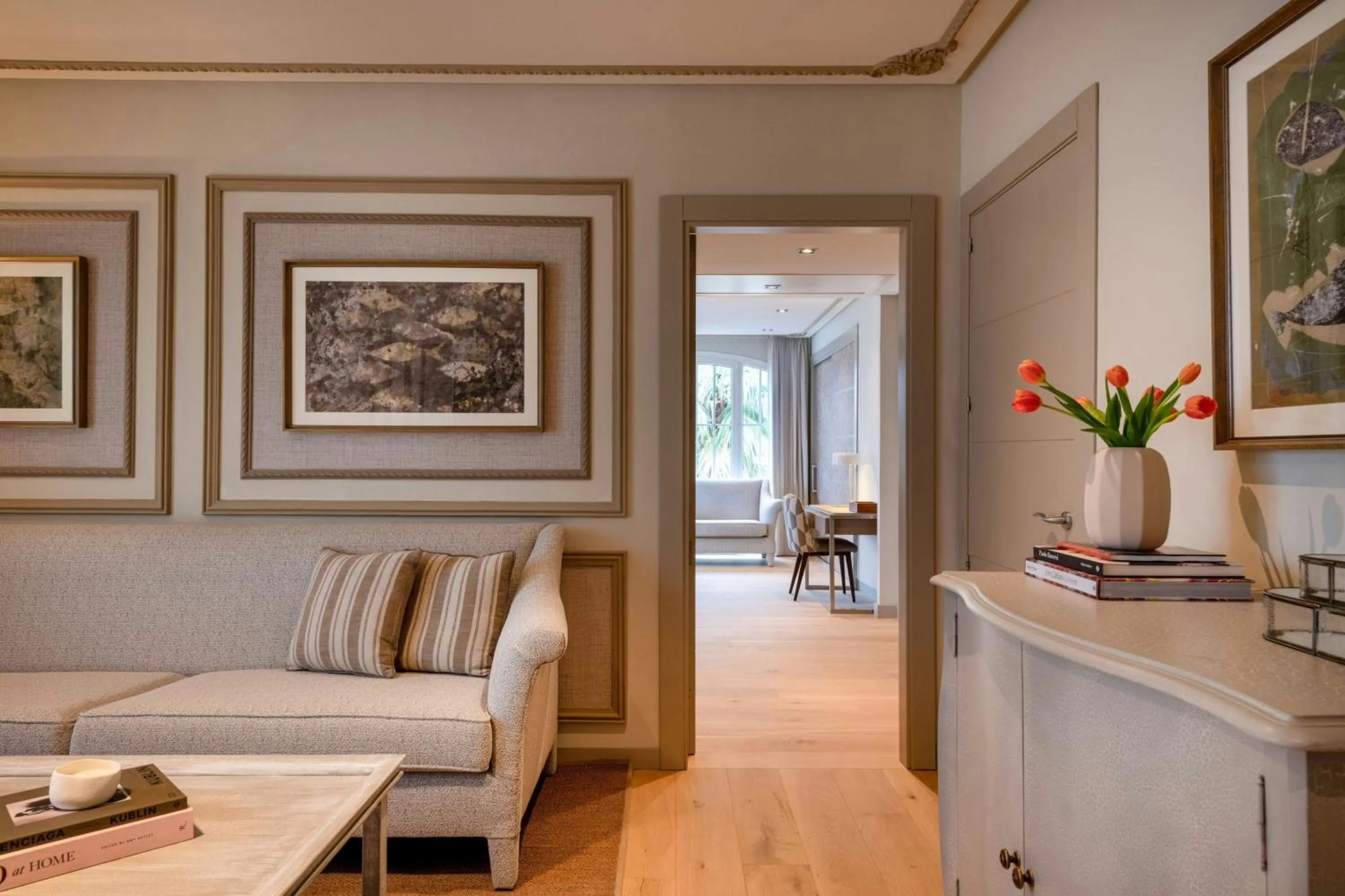 Living room in Grand Hotel Las Dunas, Autograph Collection