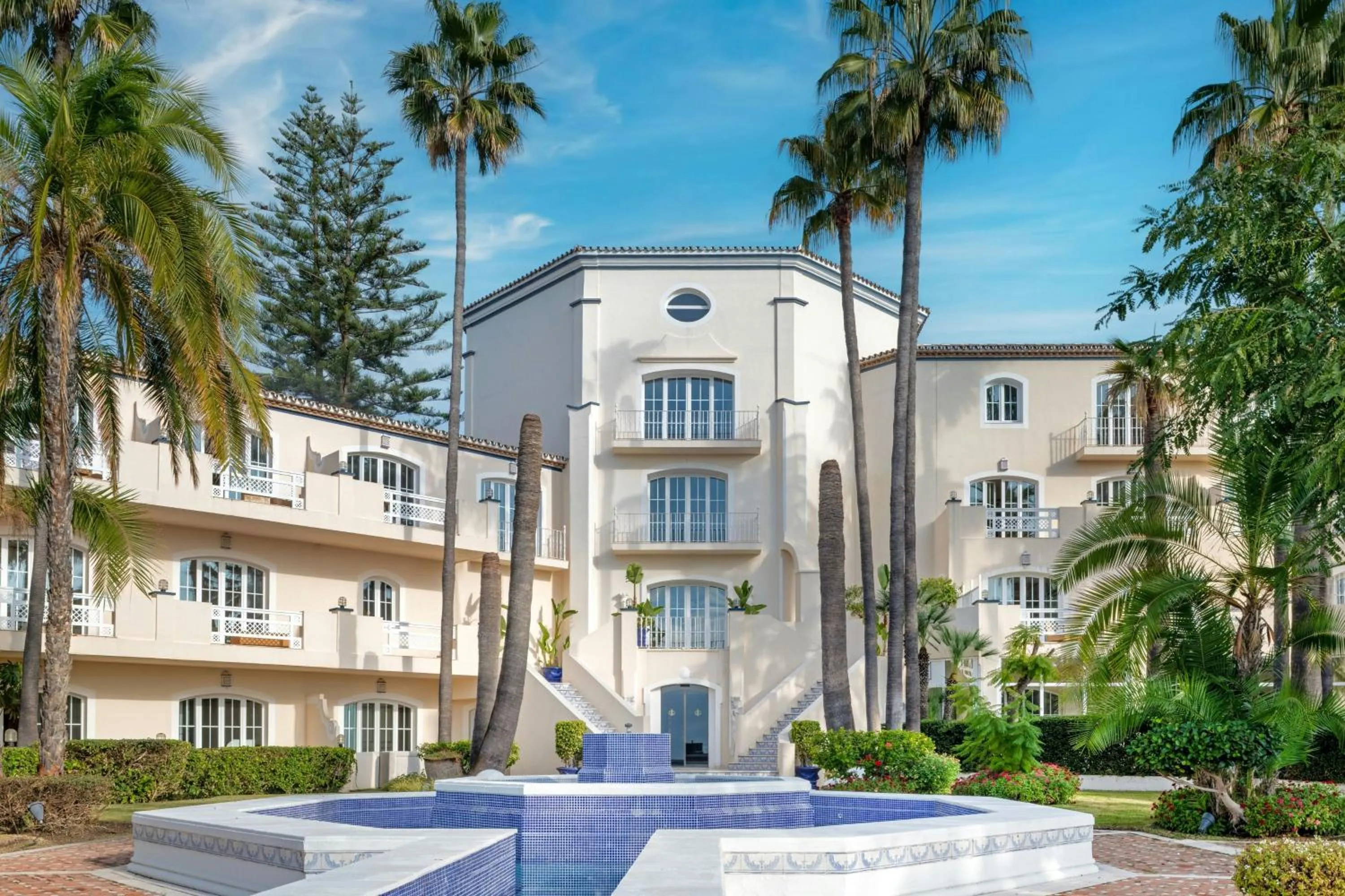 Property building in Grand Hotel Las Dunas, Autograph Collection