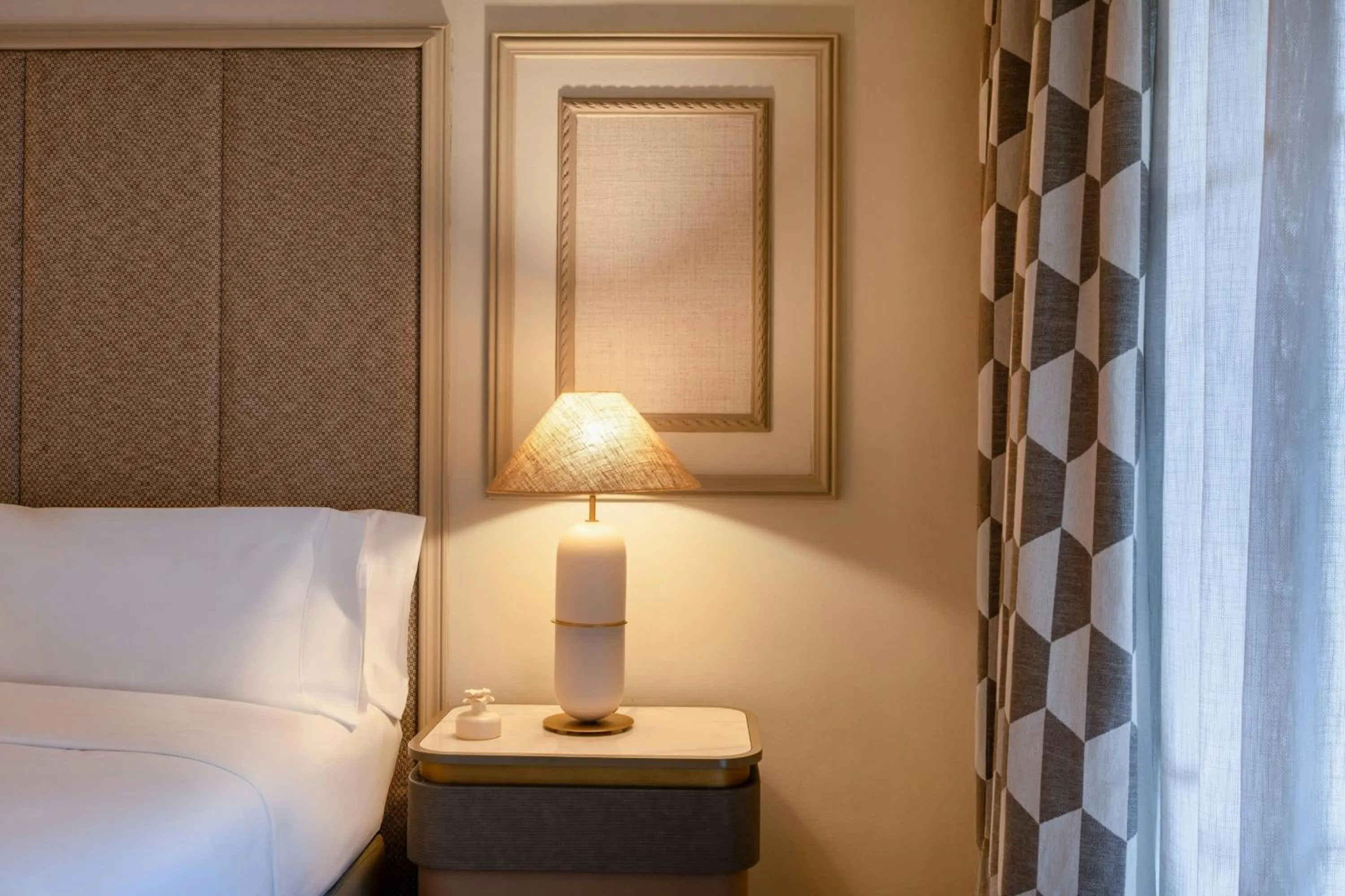 Photo of the whole room, Bed in Grand Hotel Las Dunas, Autograph Collection