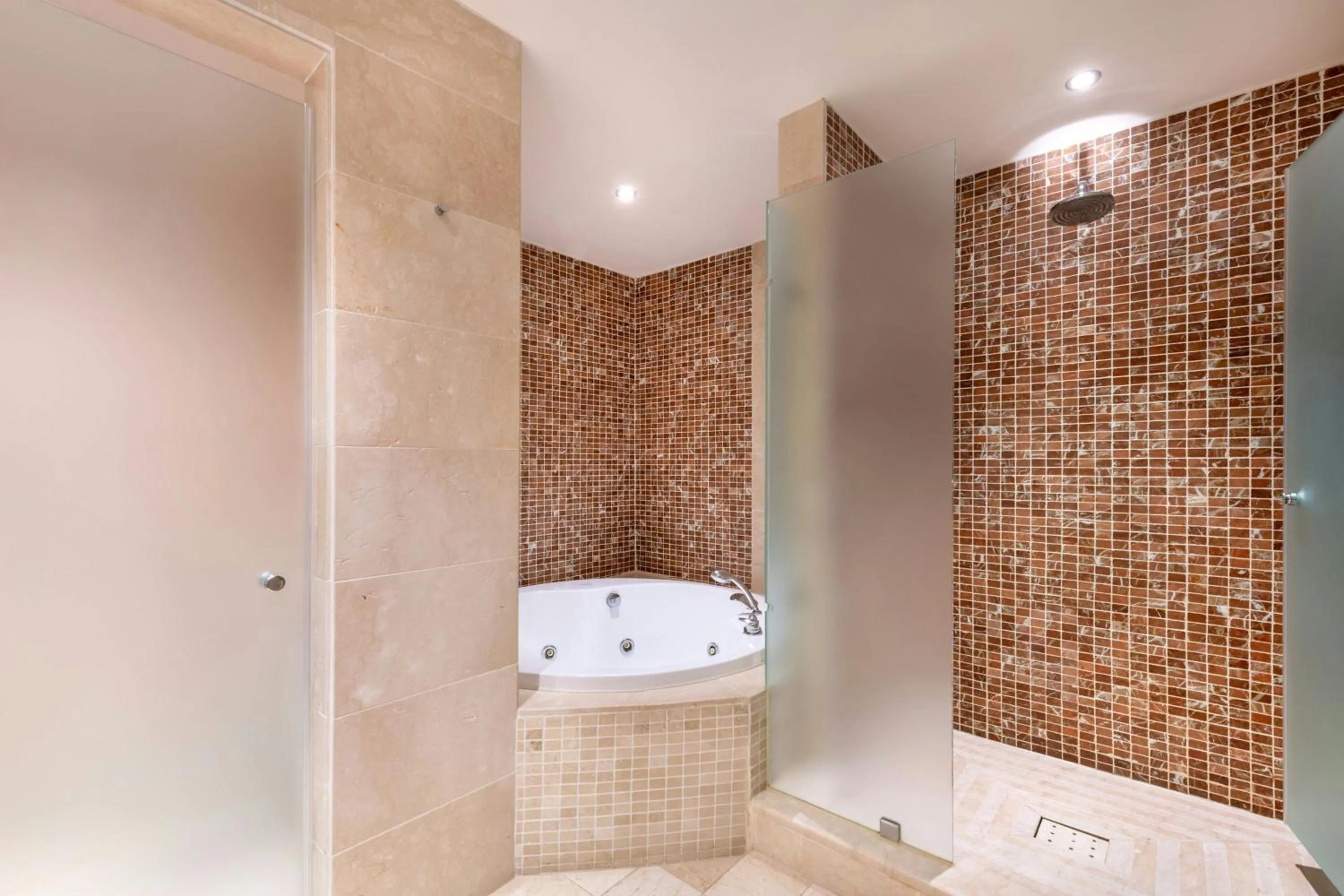 Bathroom in Grand Hotel Las Dunas, Autograph Collection