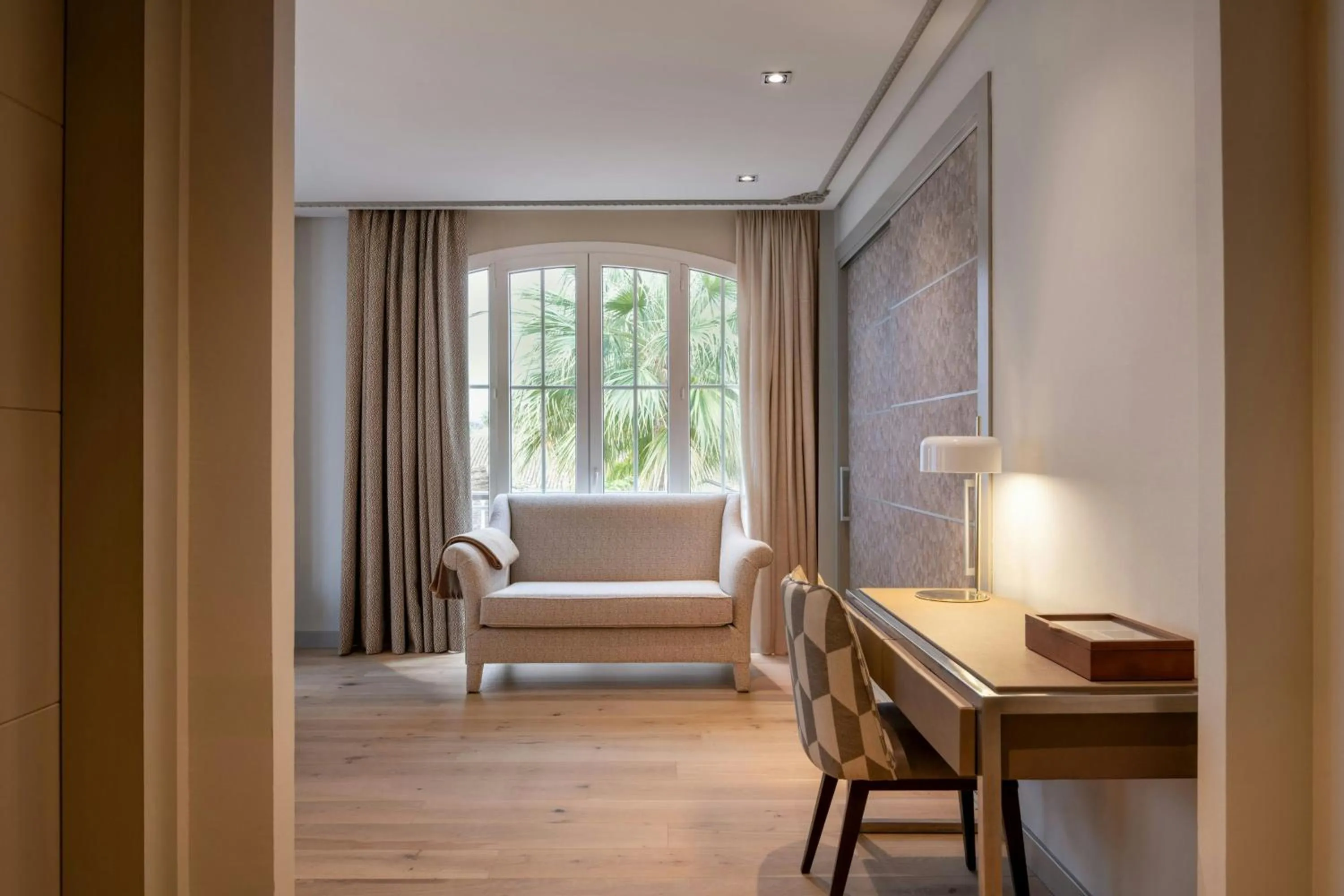 Living room in Grand Hotel Las Dunas, Autograph Collection