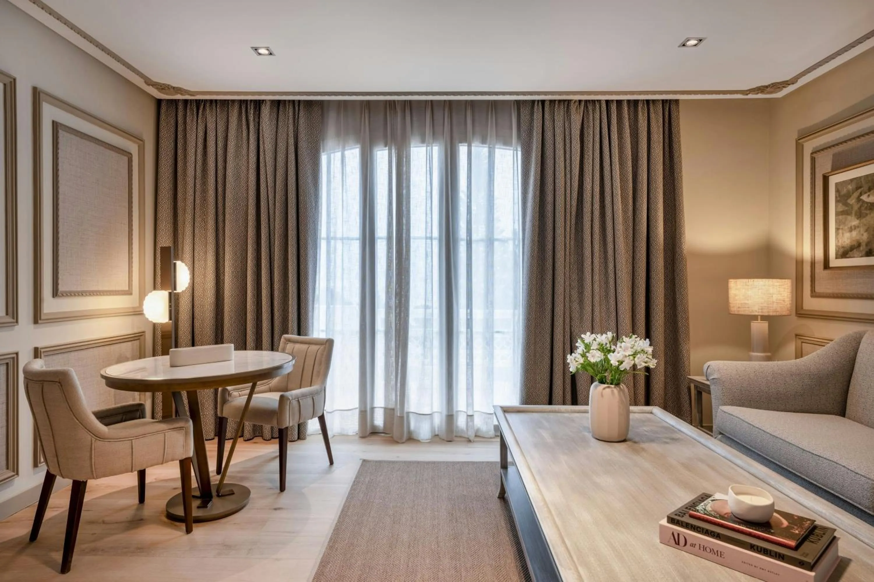 Living room, Bed in Grand Hotel Las Dunas, Autograph Collection