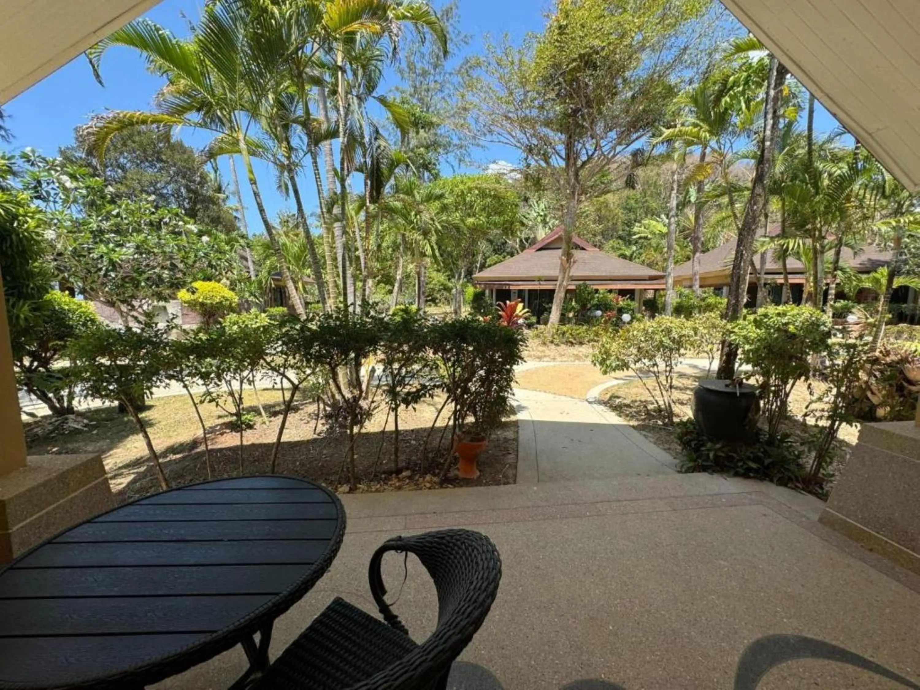 Garden in Hotel and Beach Bungalow at Lanta Resort