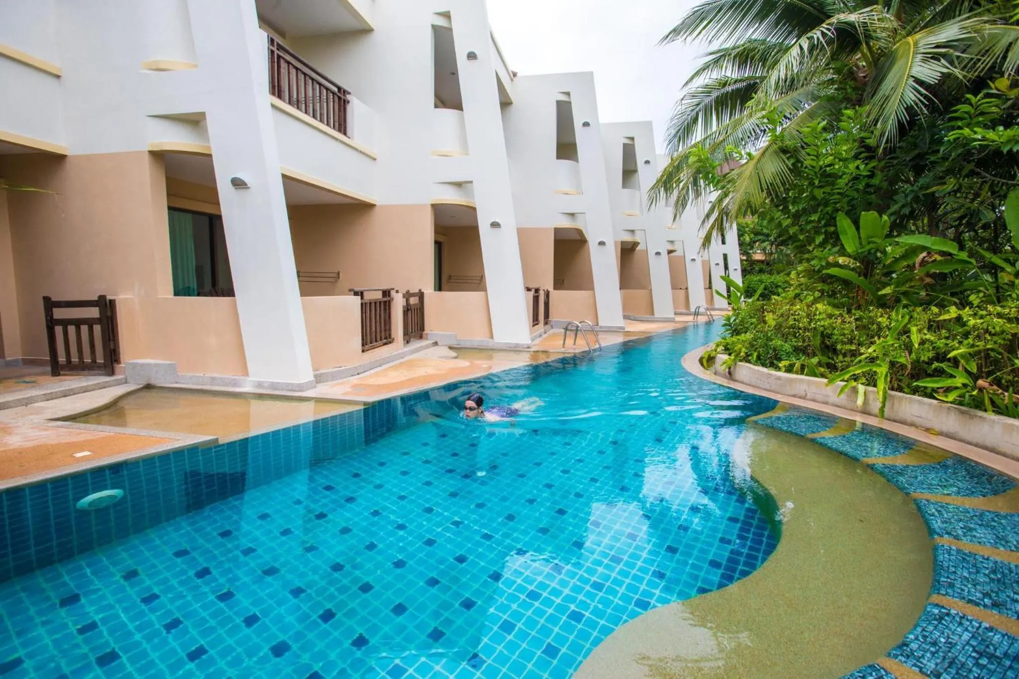 Swimming pool in Hotel and Beach Bungalow at Lanta Resort