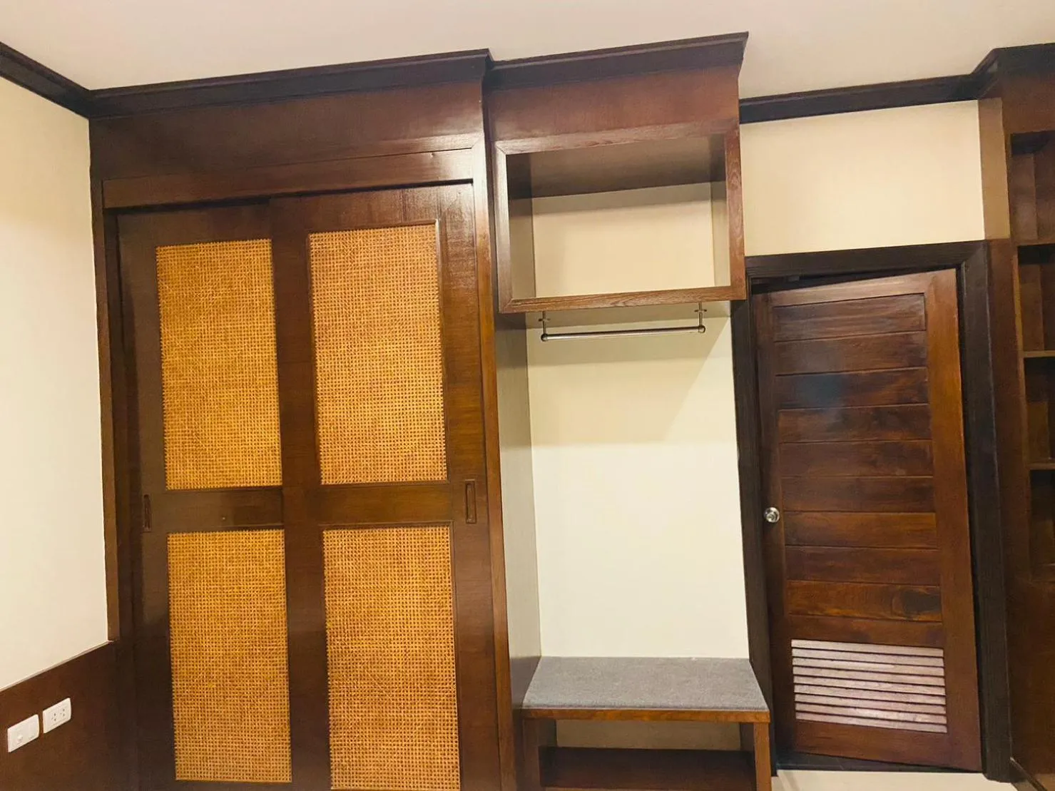 wardrobe in Hotel and Beach Bungalow at Lanta Resort