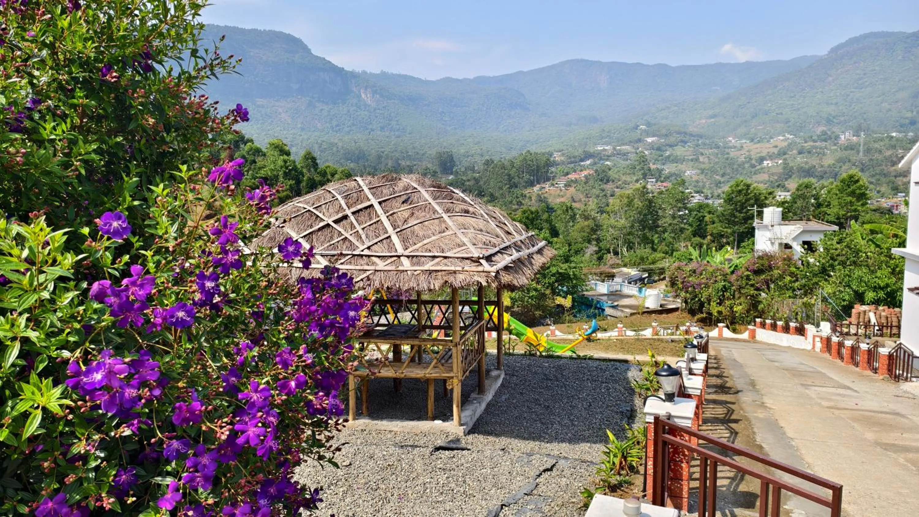 Moon Wings Mountain Resort, Kanthalloor