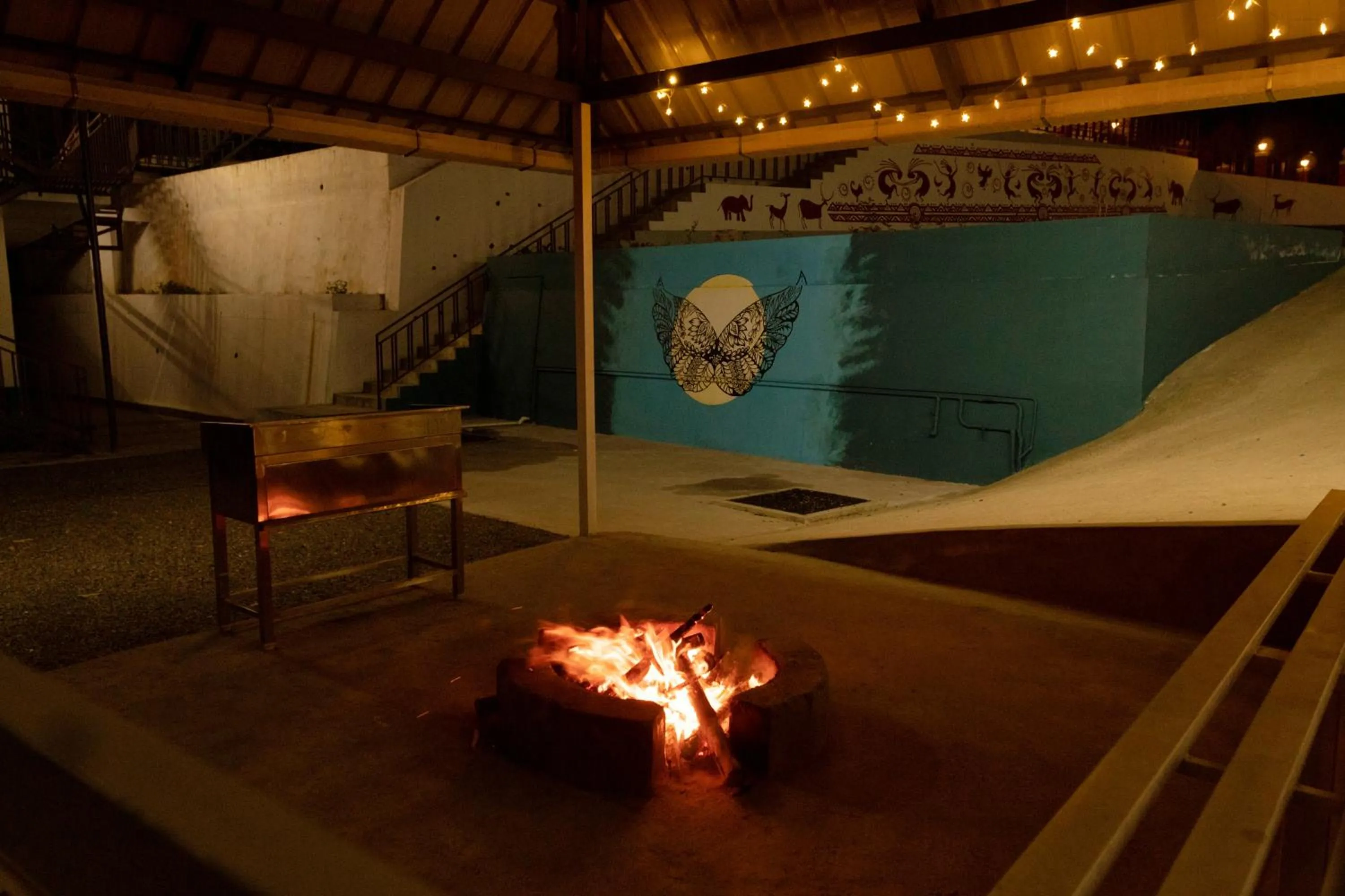 flat iron in Moon Wings Mountain Resort