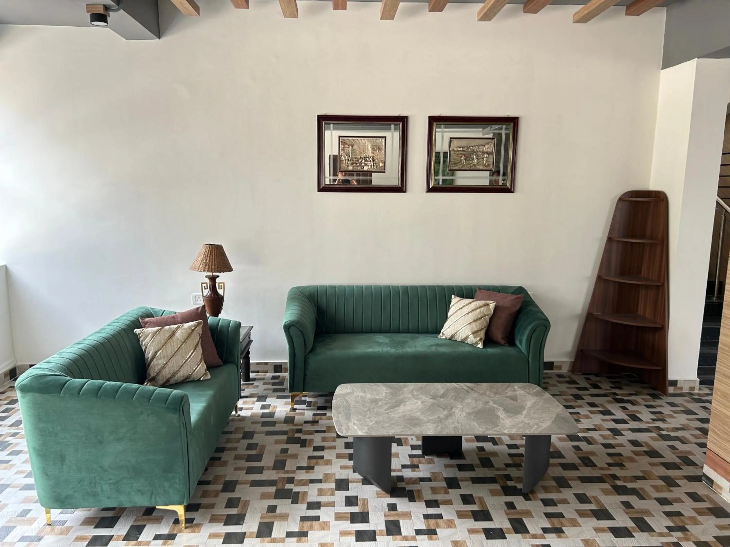 Seating area in Palladium Luxury Suites Financial District Unit II
