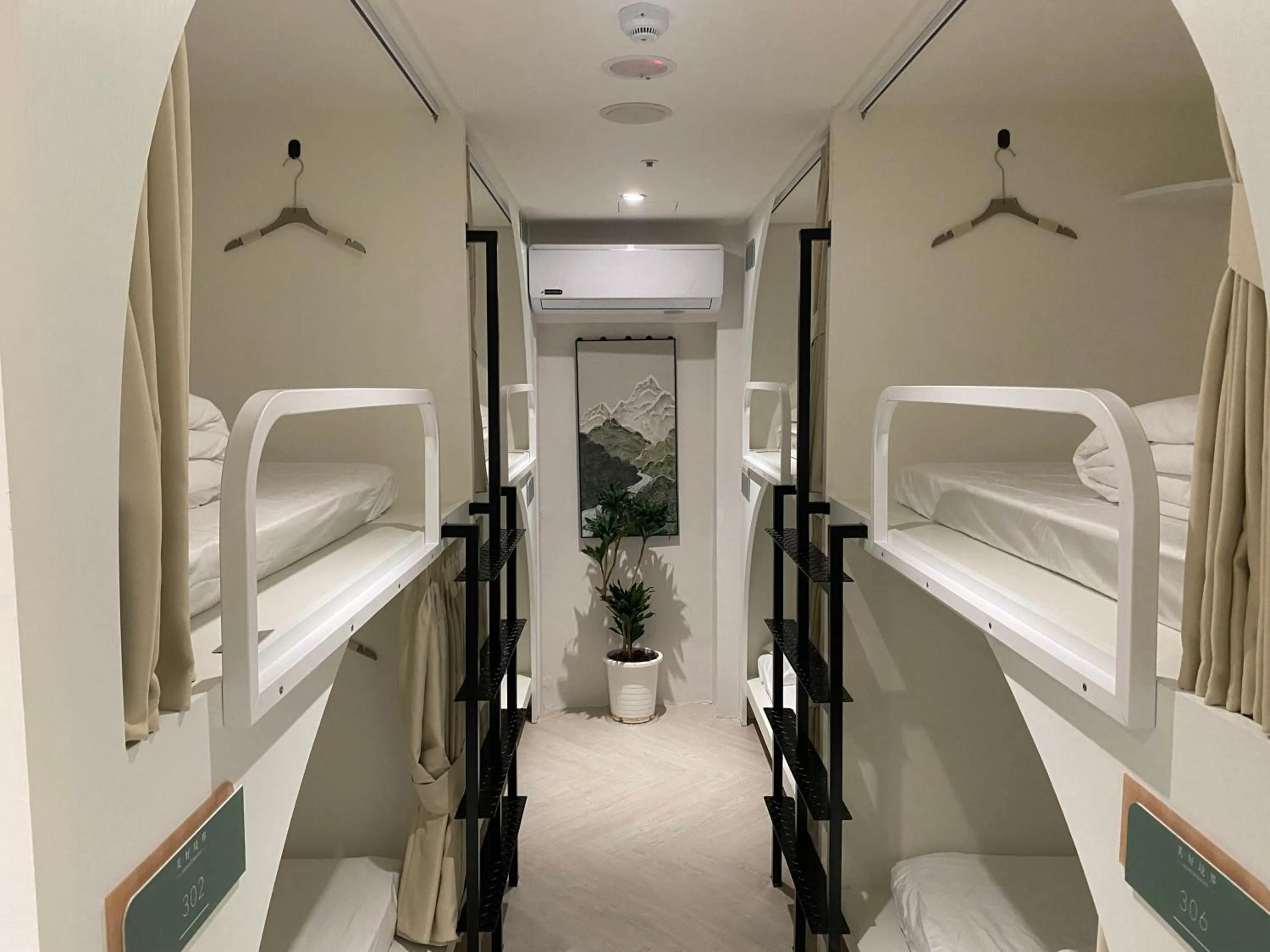 Bed in Wonderwall Ximending